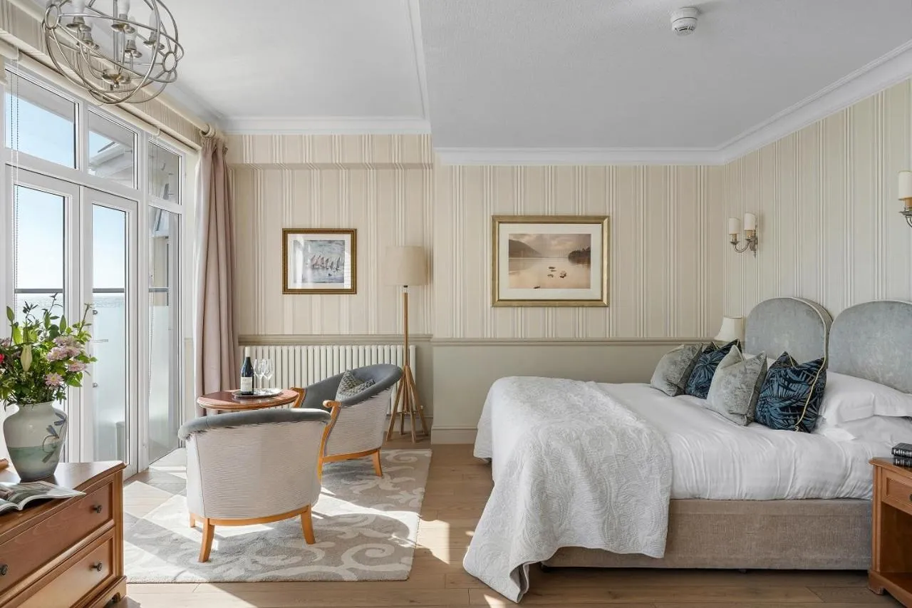 Bed in Watersmeet Hotel