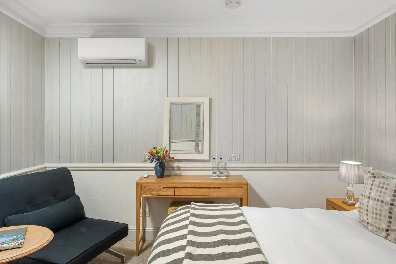 Bed in Watersmeet Hotel