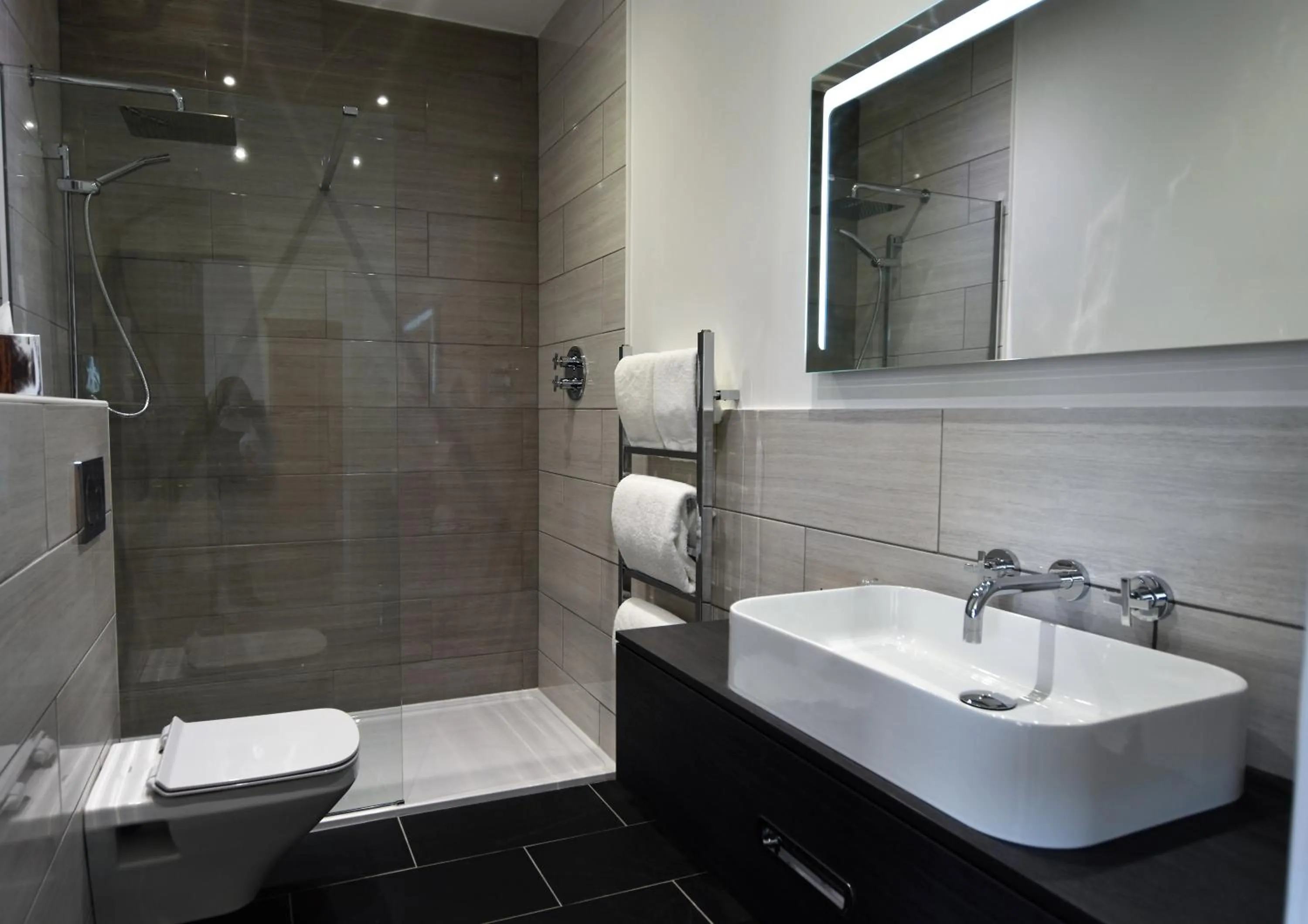 Bathroom in Watersmeet Hotel