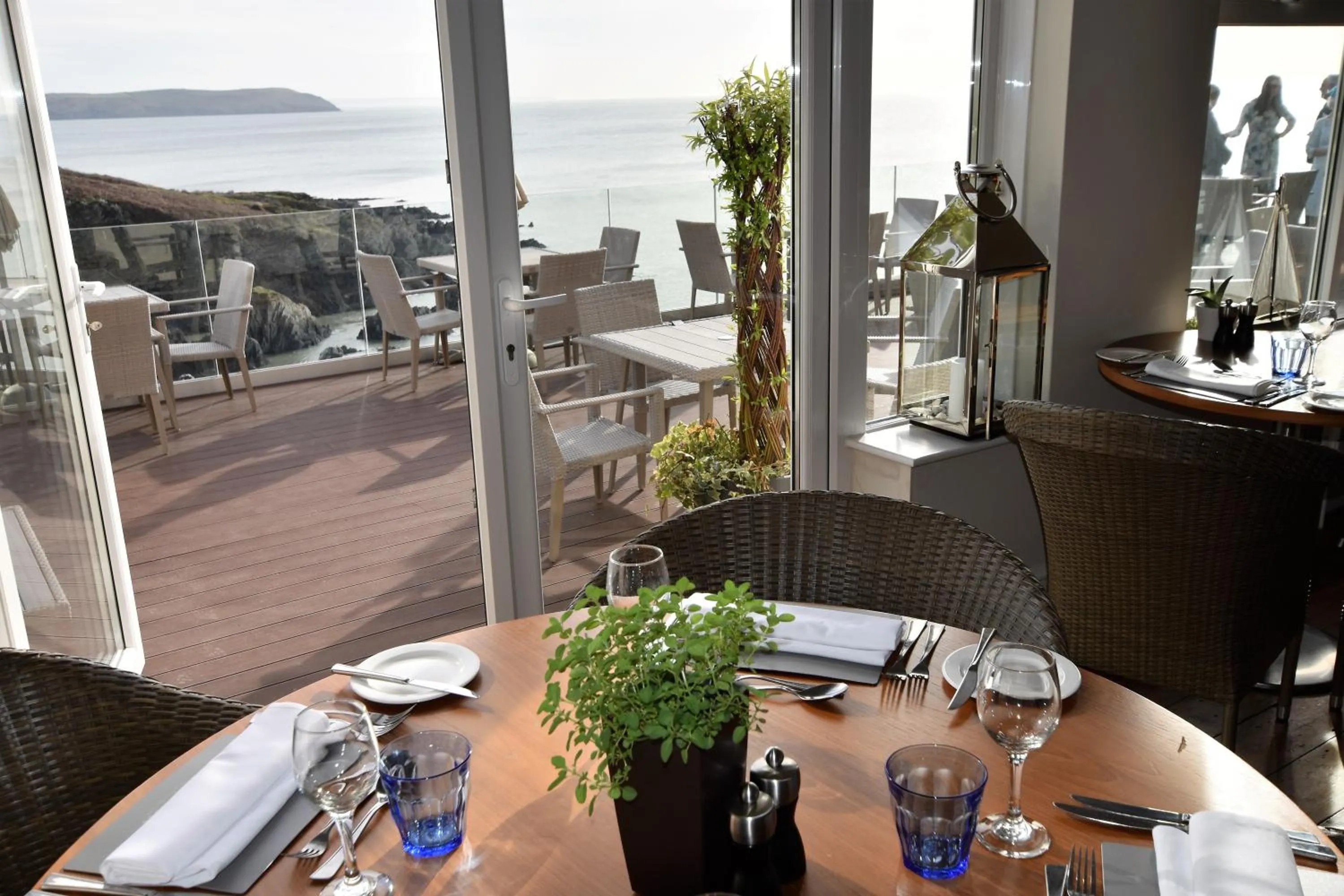 Restaurant/places to eat in Watersmeet Hotel