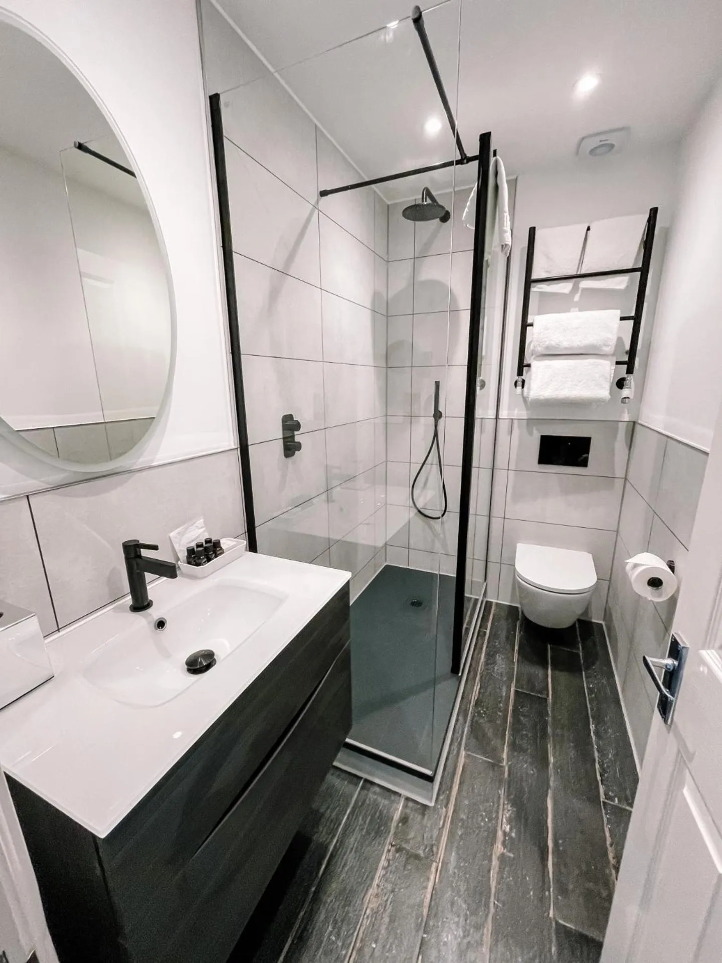 Shower in Watersmeet Hotel