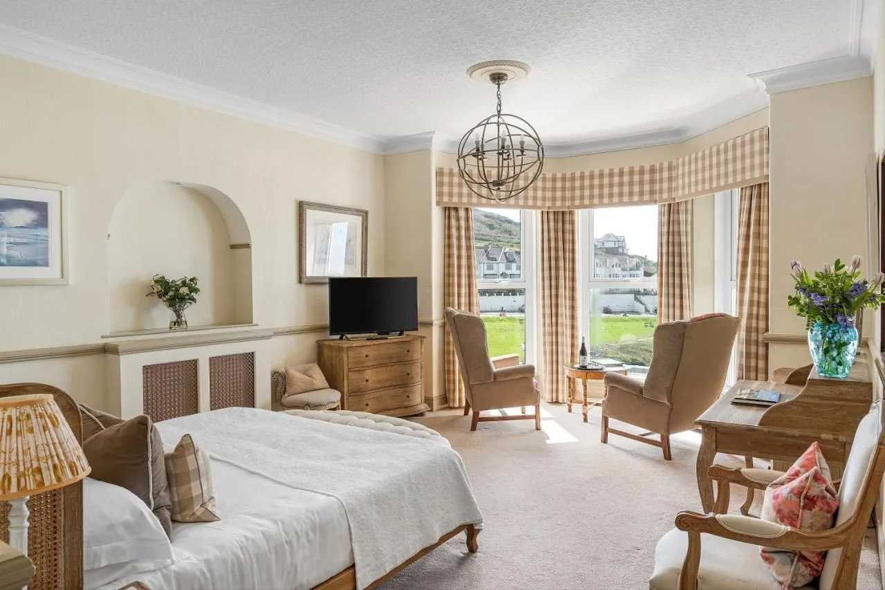 Bed in Watersmeet Hotel