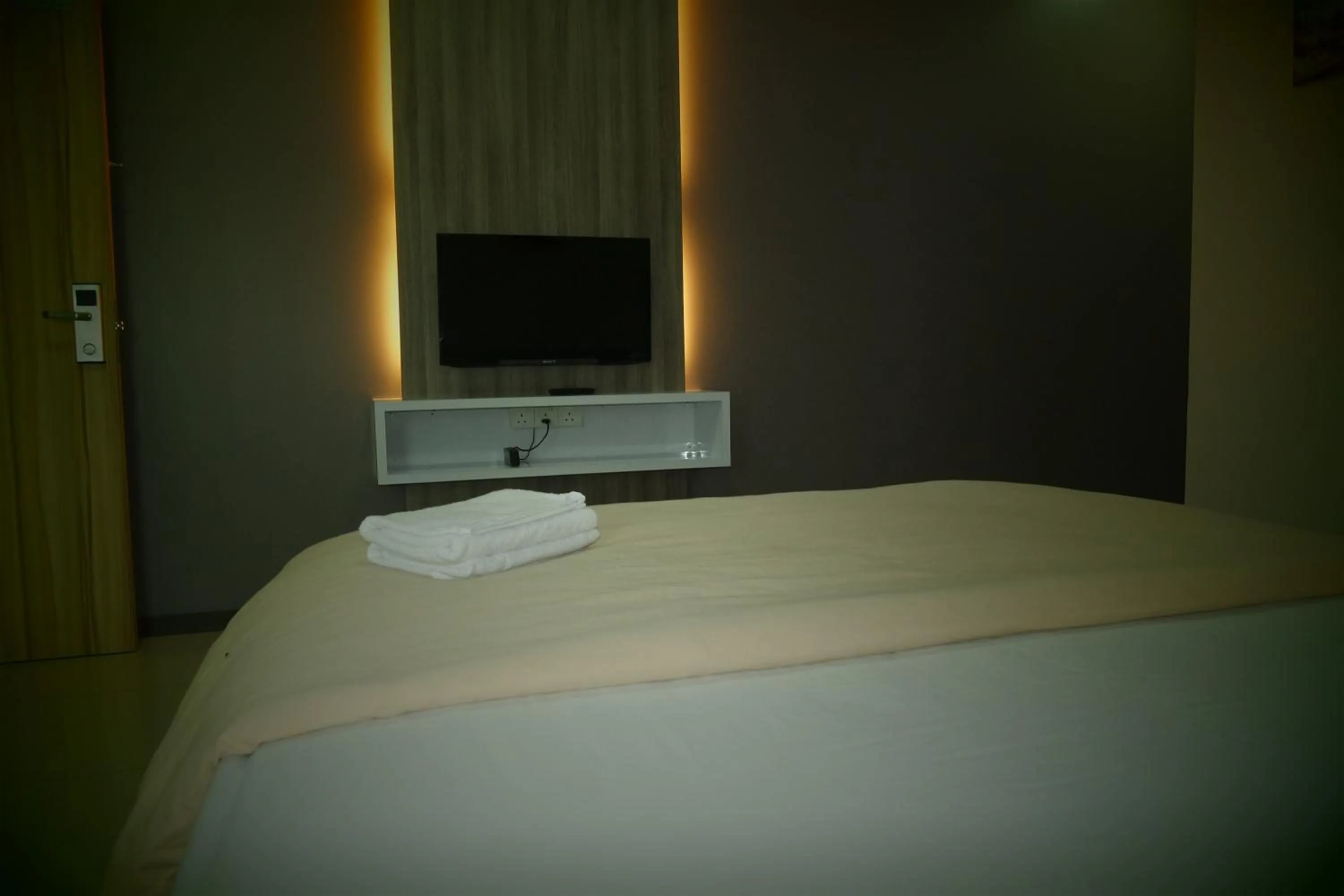 Bedroom, Bed in Lim Mini Hotel