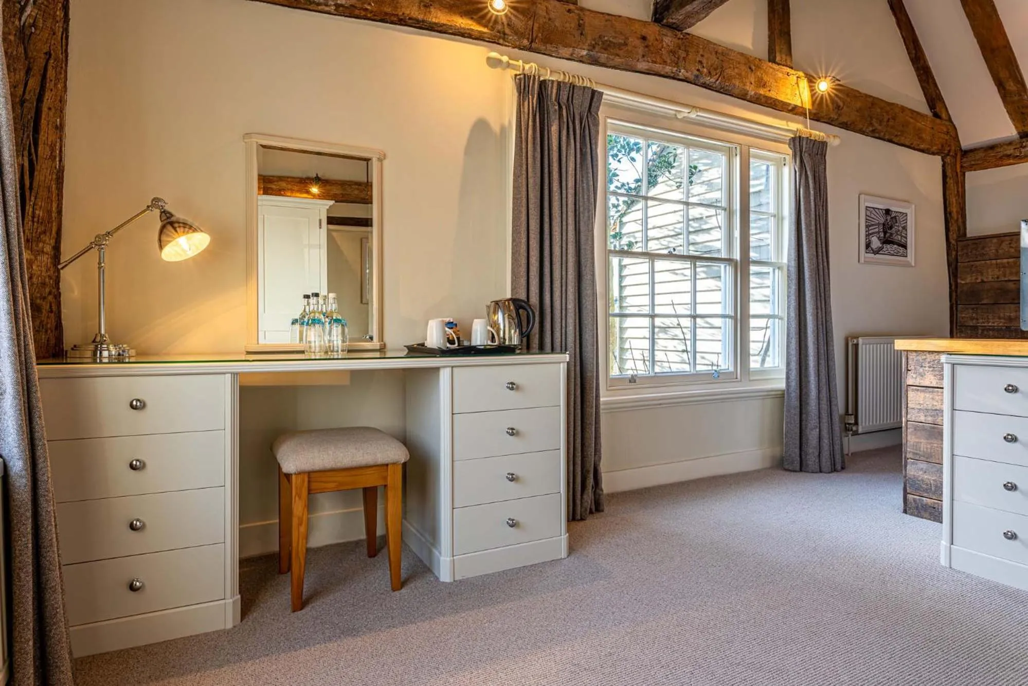 Bedroom in The Sun Inn