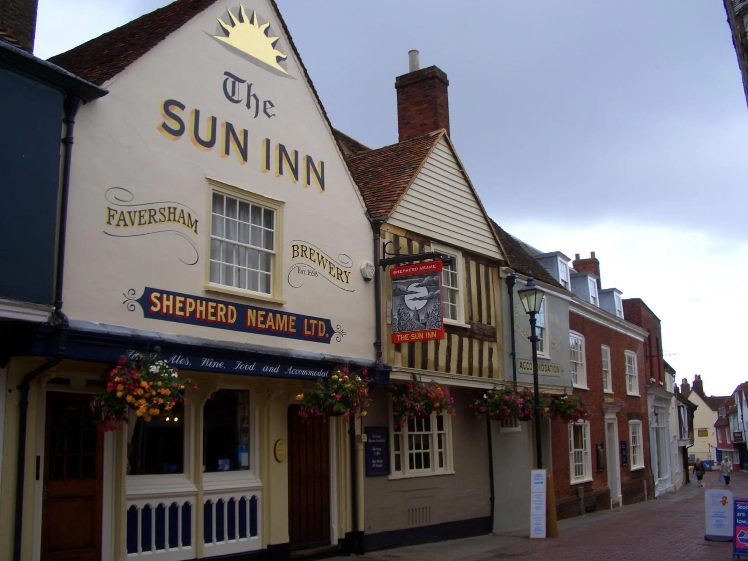 Facade/entrance in The Sun Inn