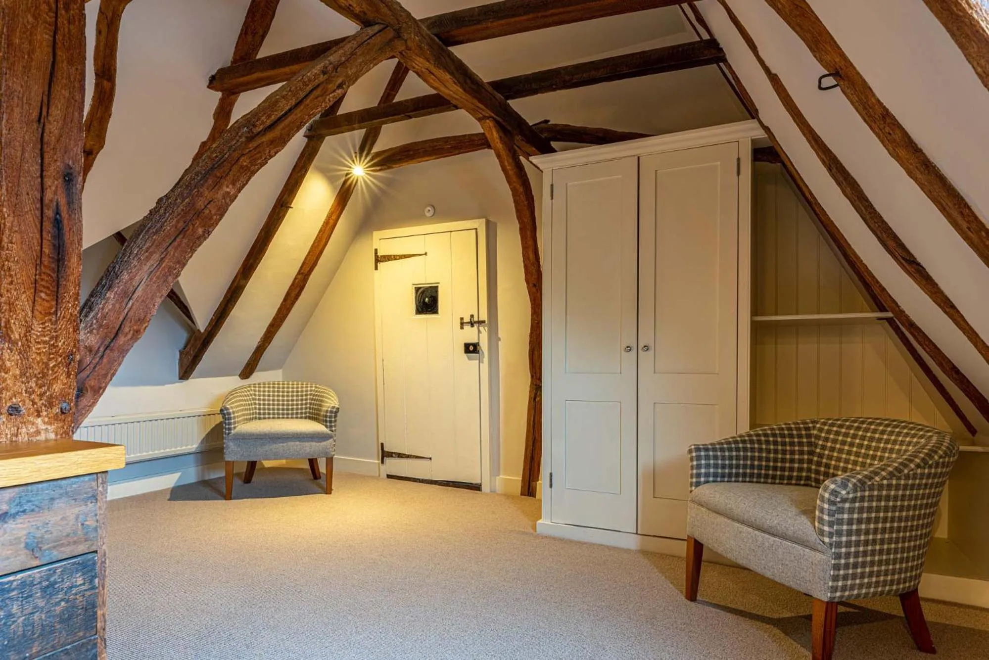 Bedroom in The Sun Inn