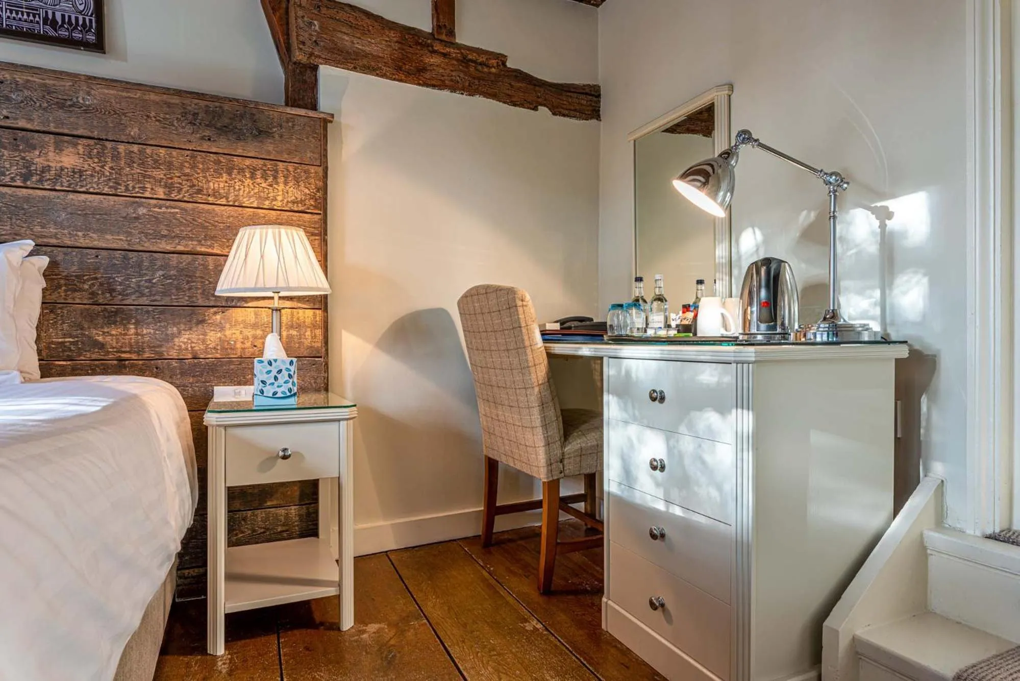 Bedroom, Bed in The Sun Inn