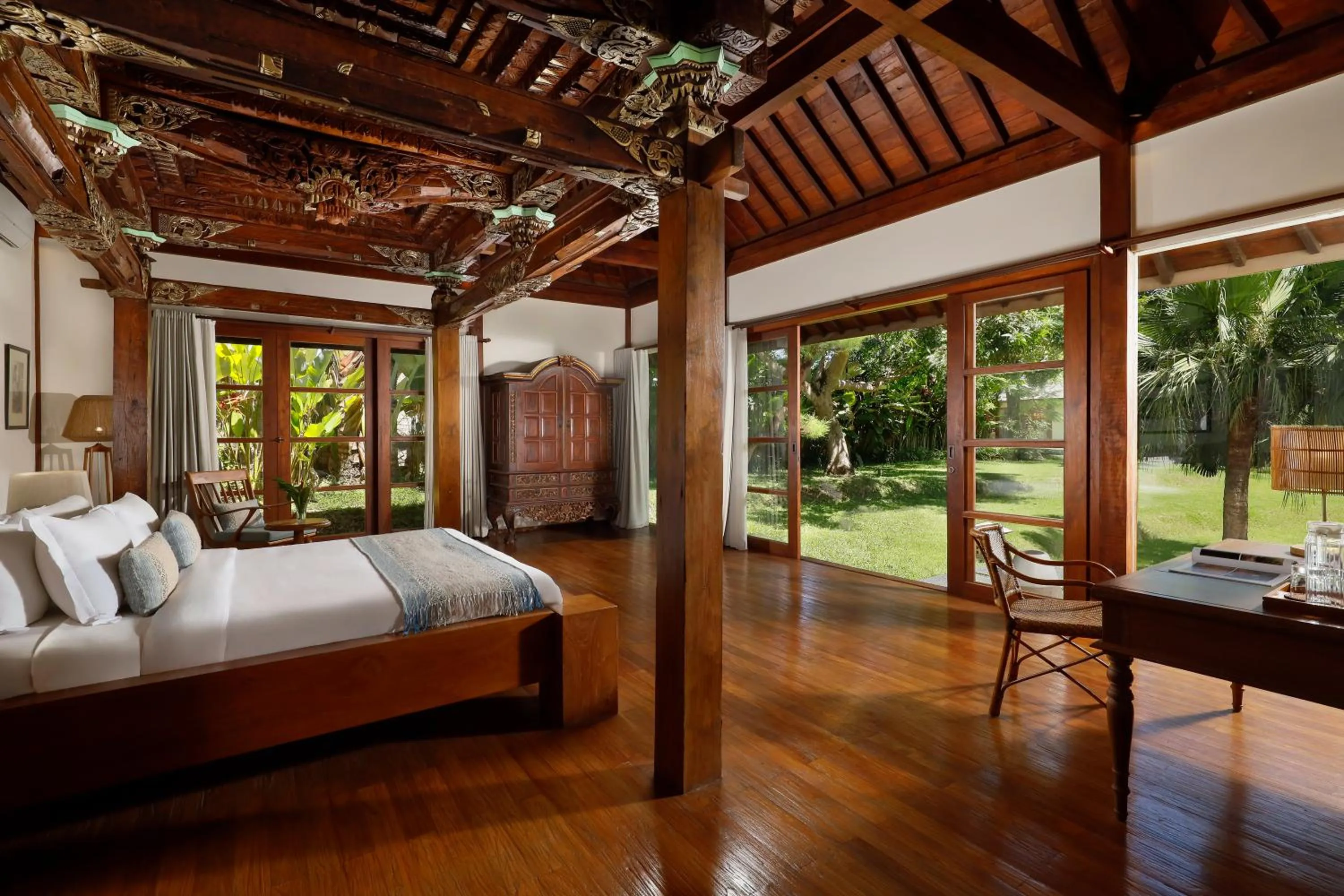Bed in Villa Amita by Nakula