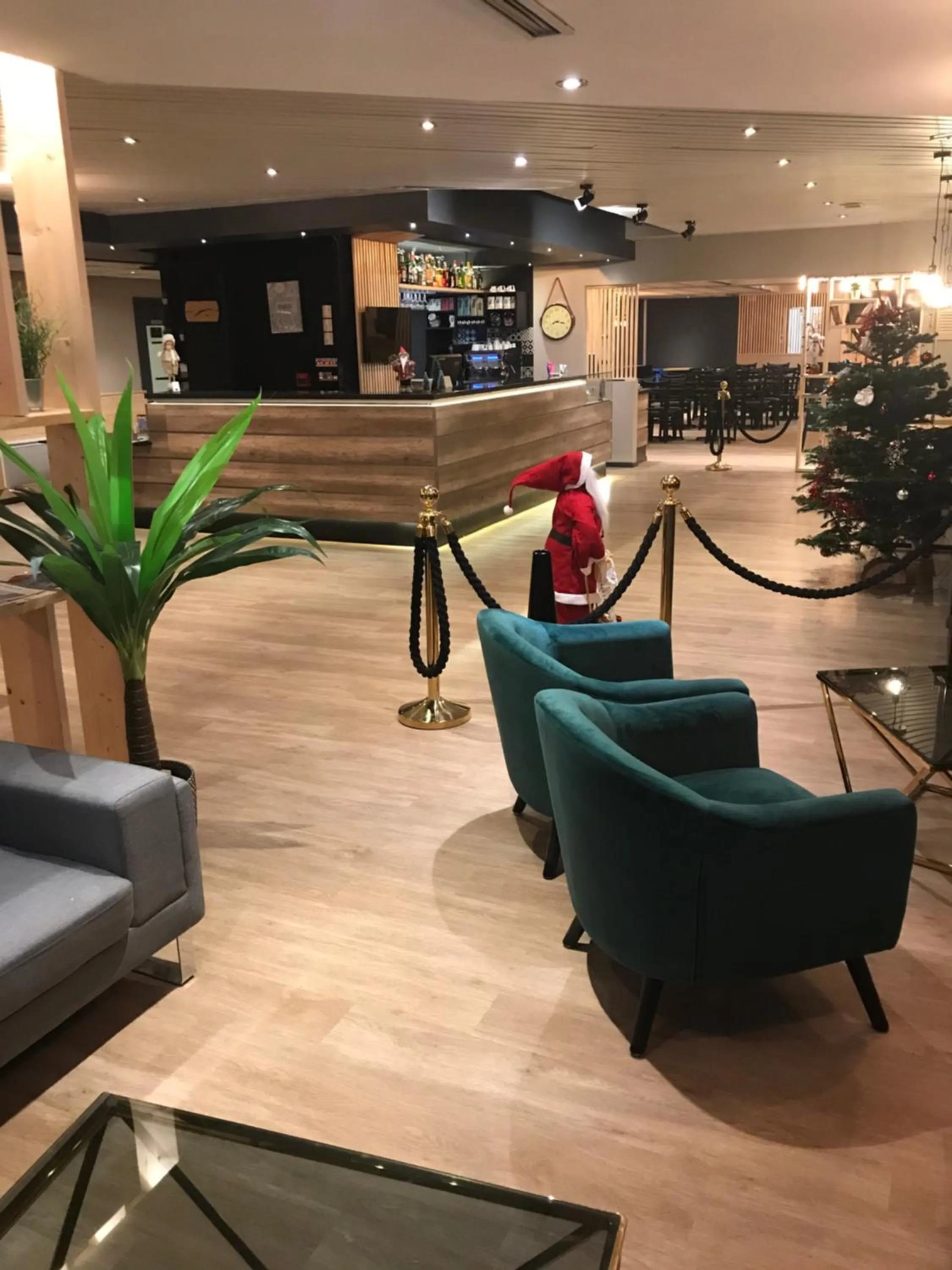 Lobby or reception in Euro Hôtel Airport Orly Rungis