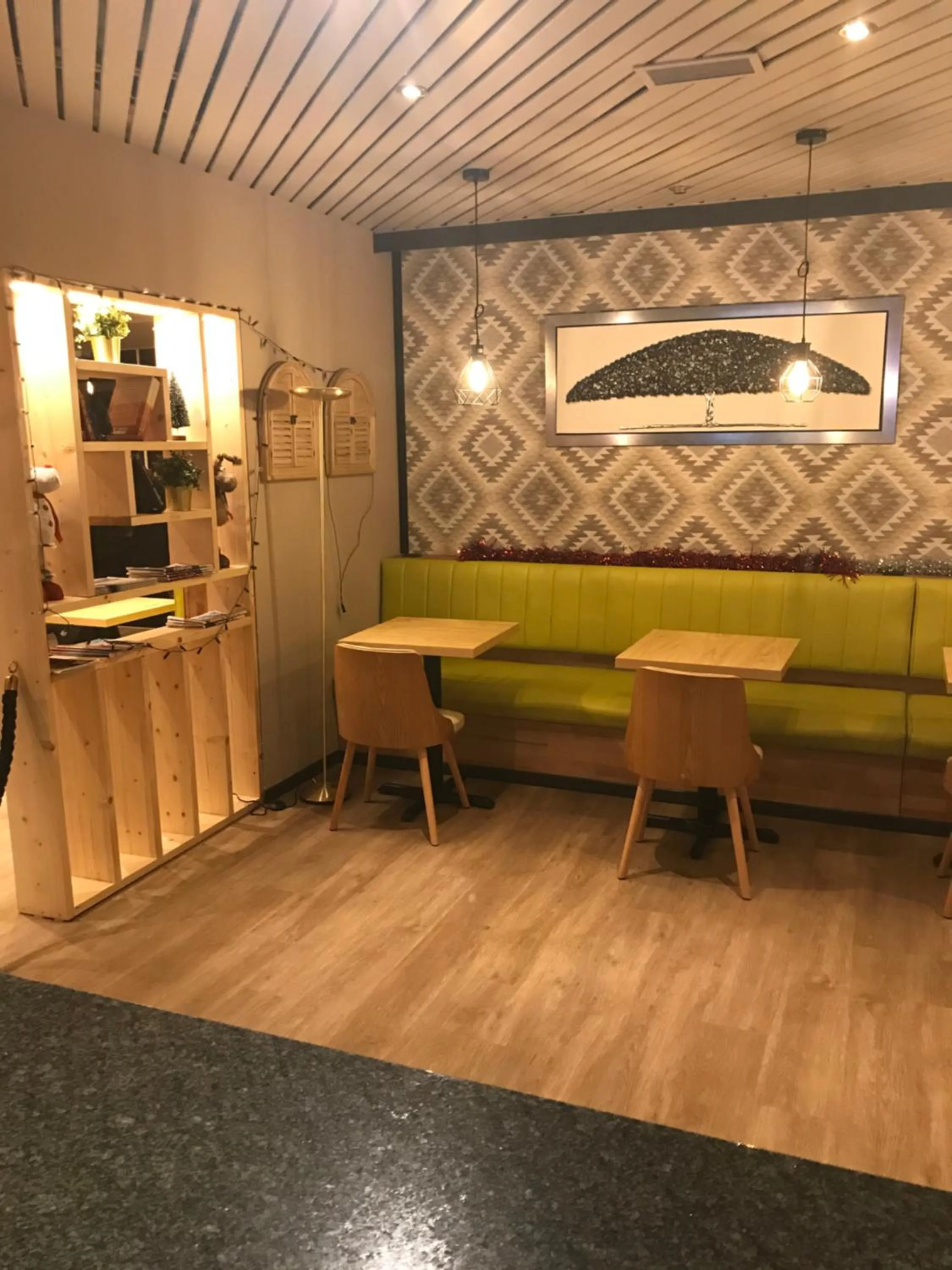 Lounge or bar in Euro Hôtel Airport Orly Rungis