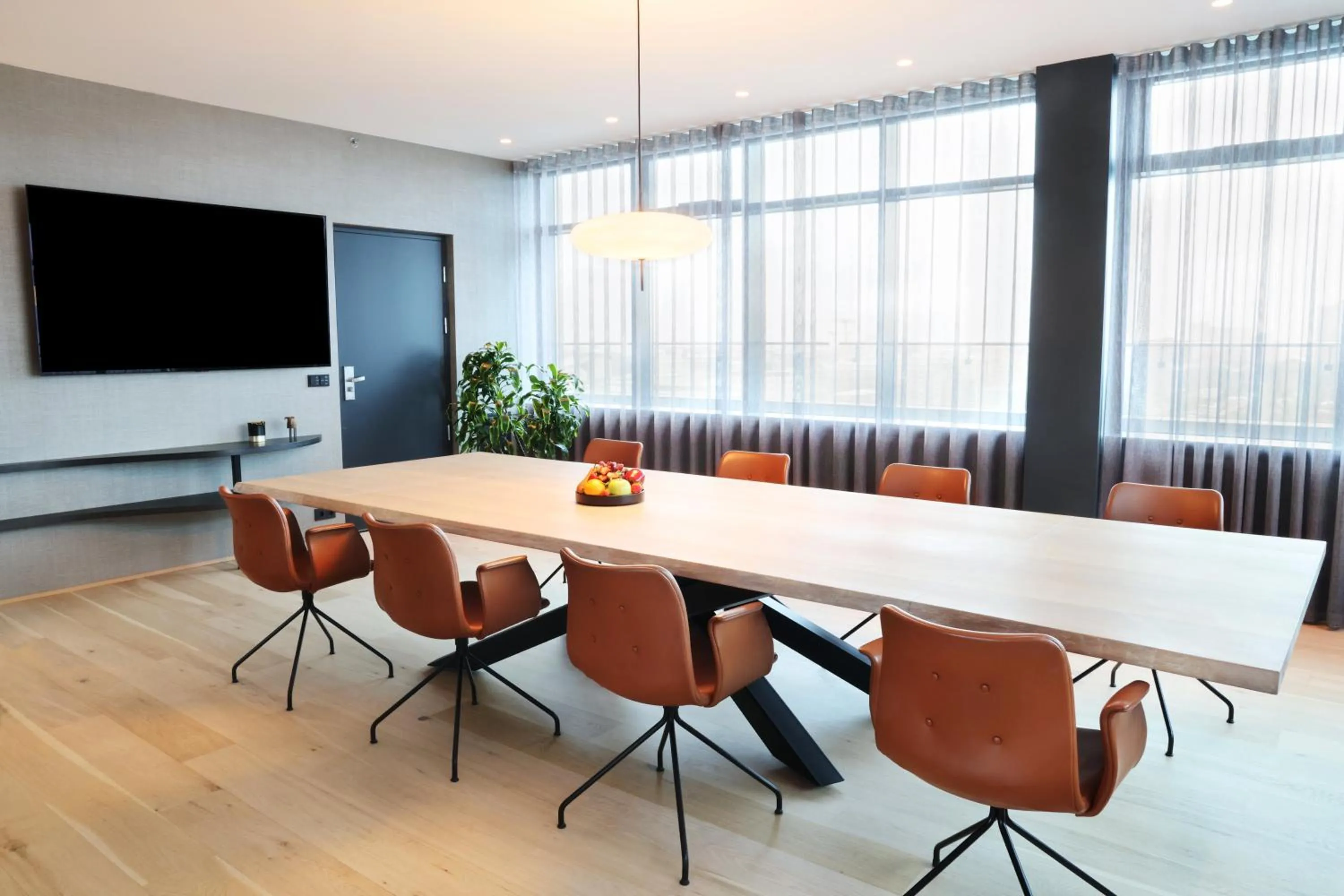 Communal lounge/ TV room in Hotel Reykjavík Grand