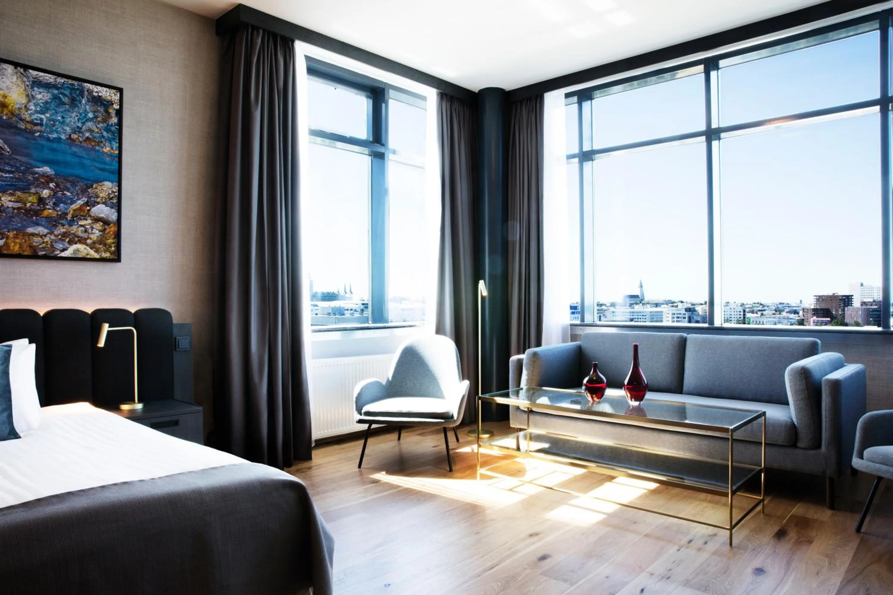 Living room, Bed in Hotel Reykjavík Grand