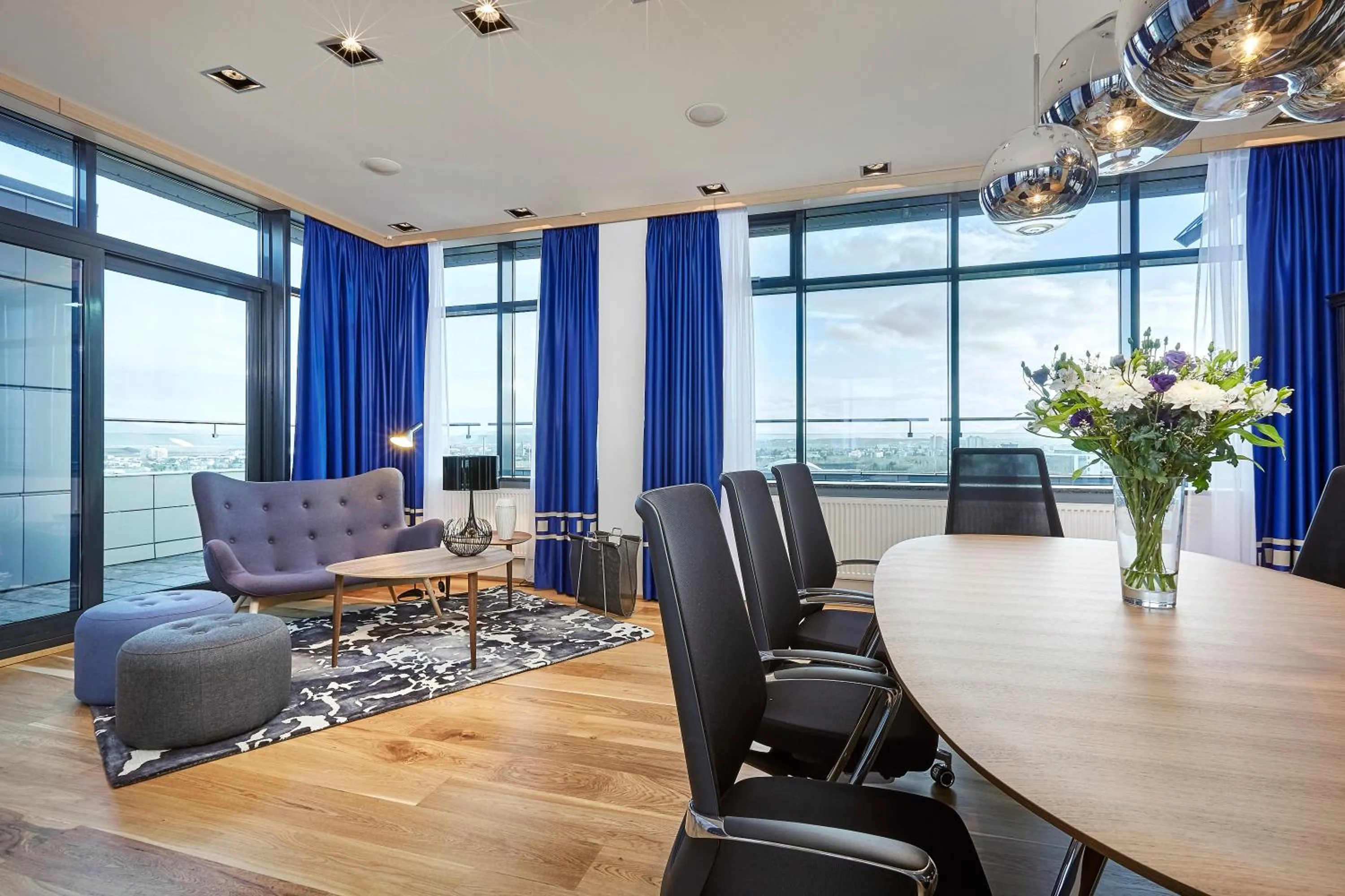 Seating area in Hotel Reykjavík Grand