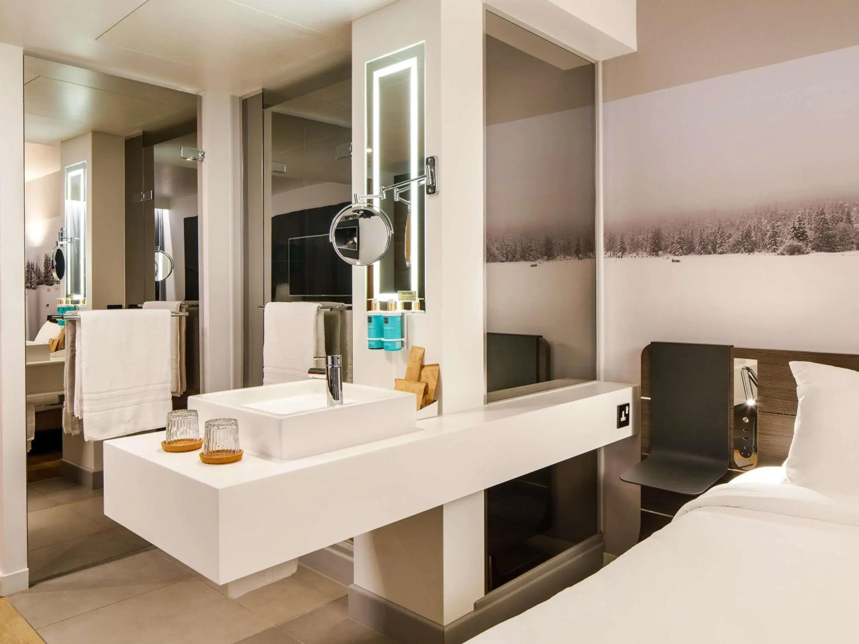 Superior Room in Novotel London Bridge Superior Room in Novotel London Bridge