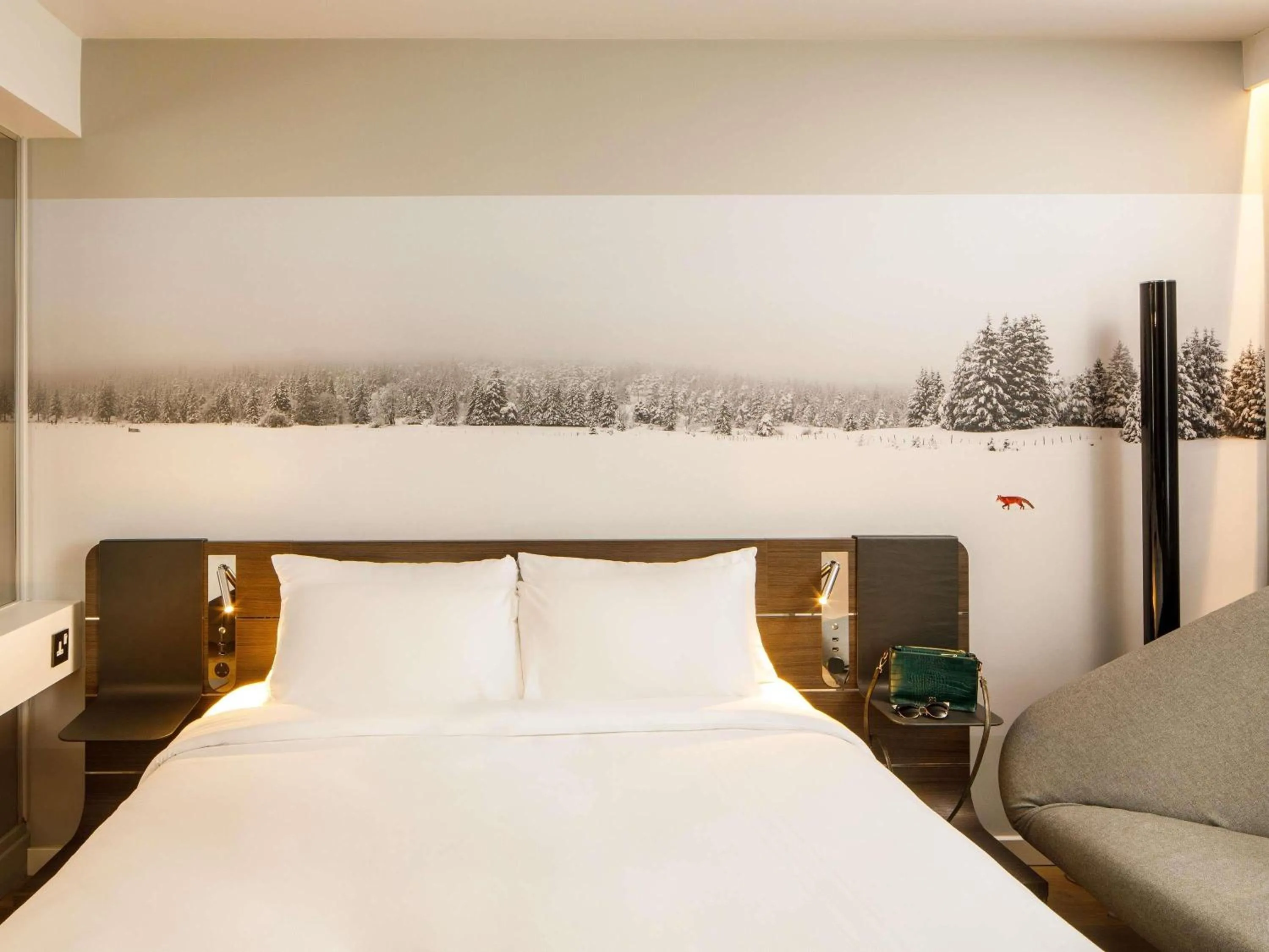 Bedroom, Bed in Novotel London Bridge