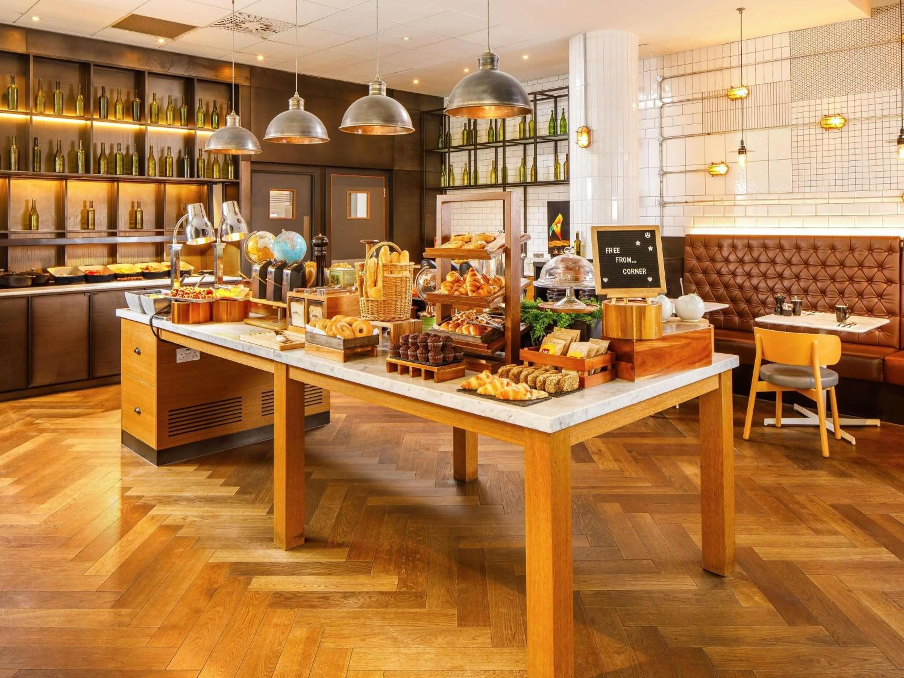 Breakfast in Novotel London Bridge