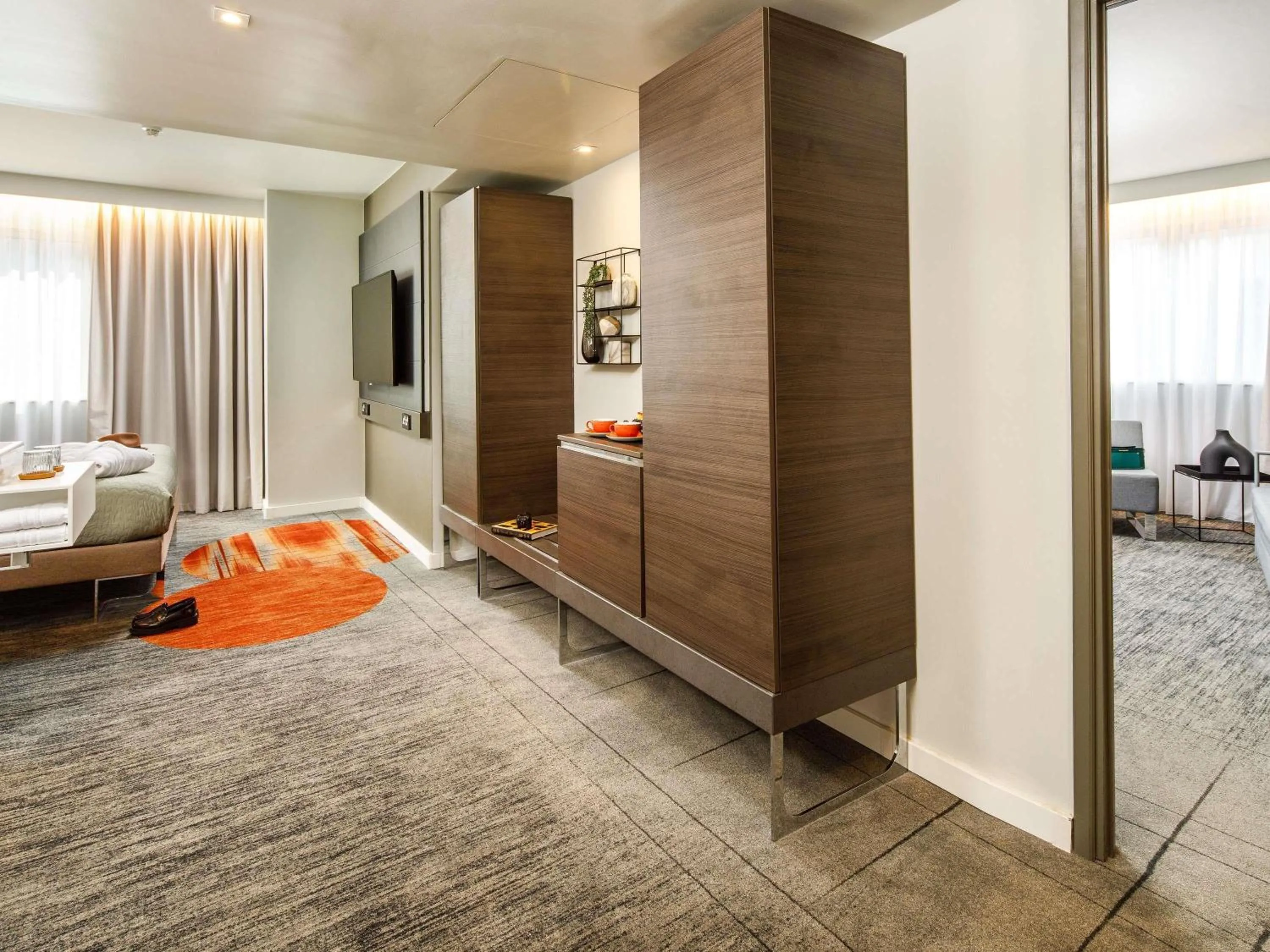 Bedroom, Bed in Novotel London Bridge