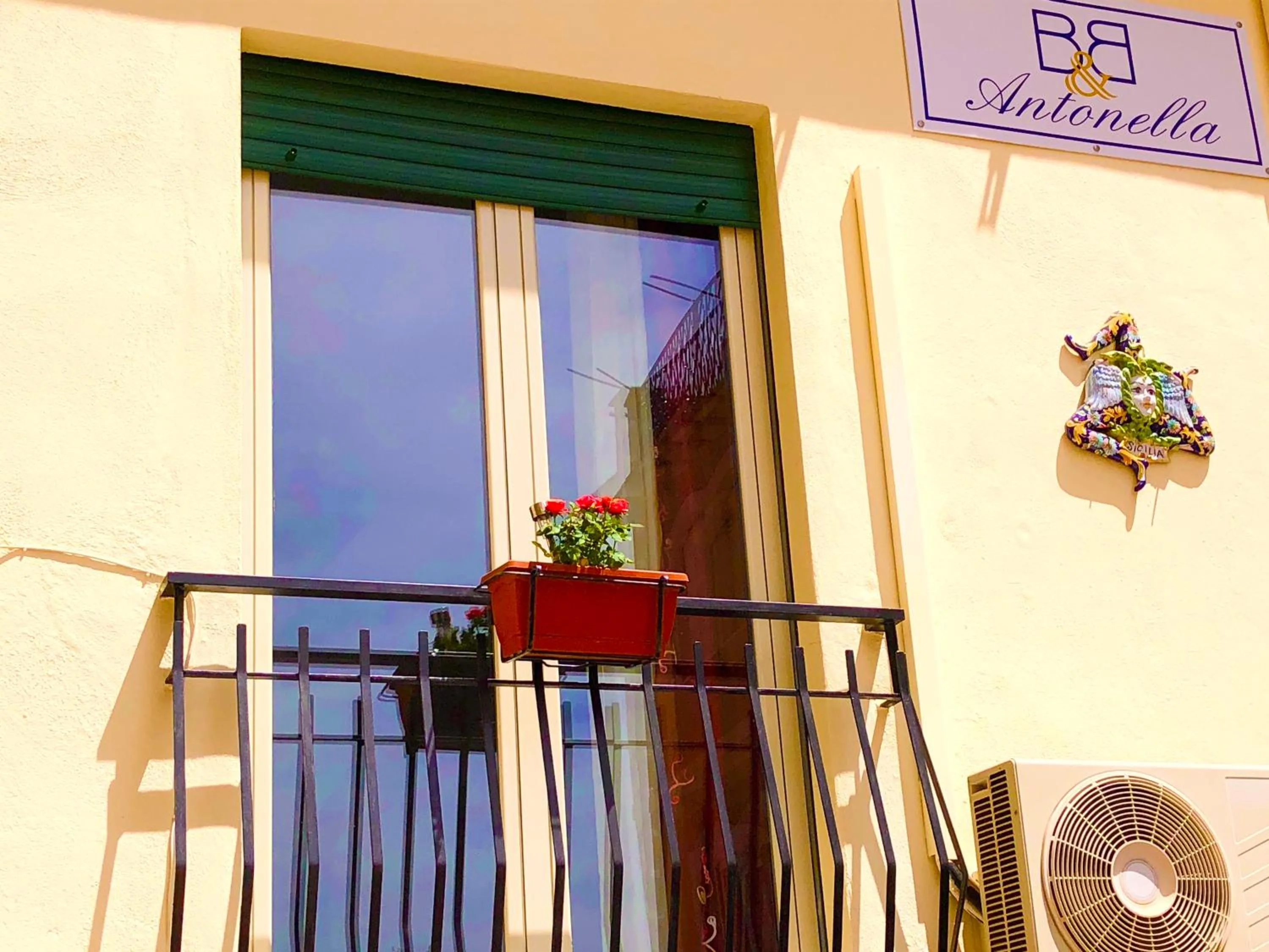 Facade/entrance in B&B Antonella