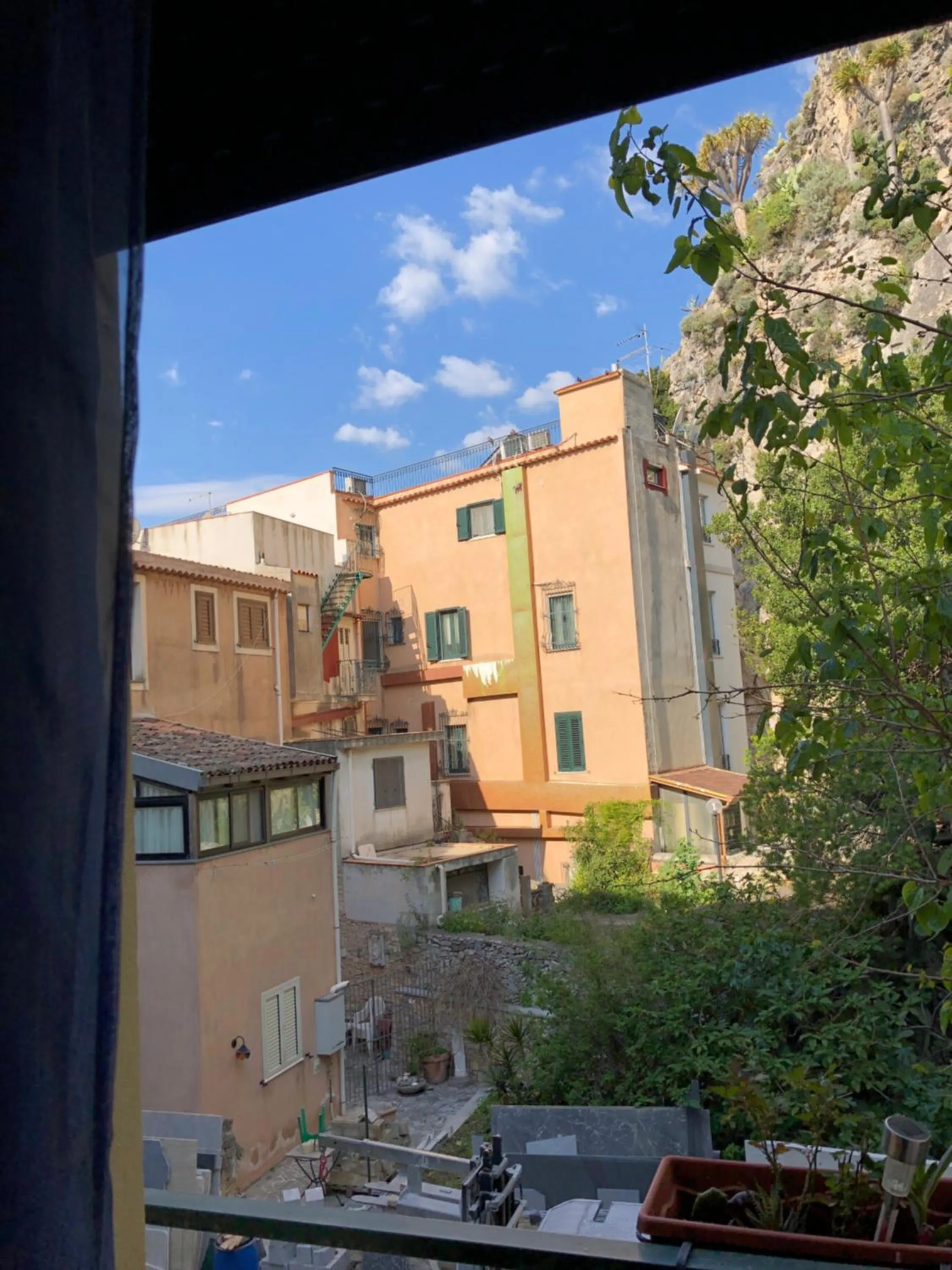 Inner courtyard view in B&B Antonella