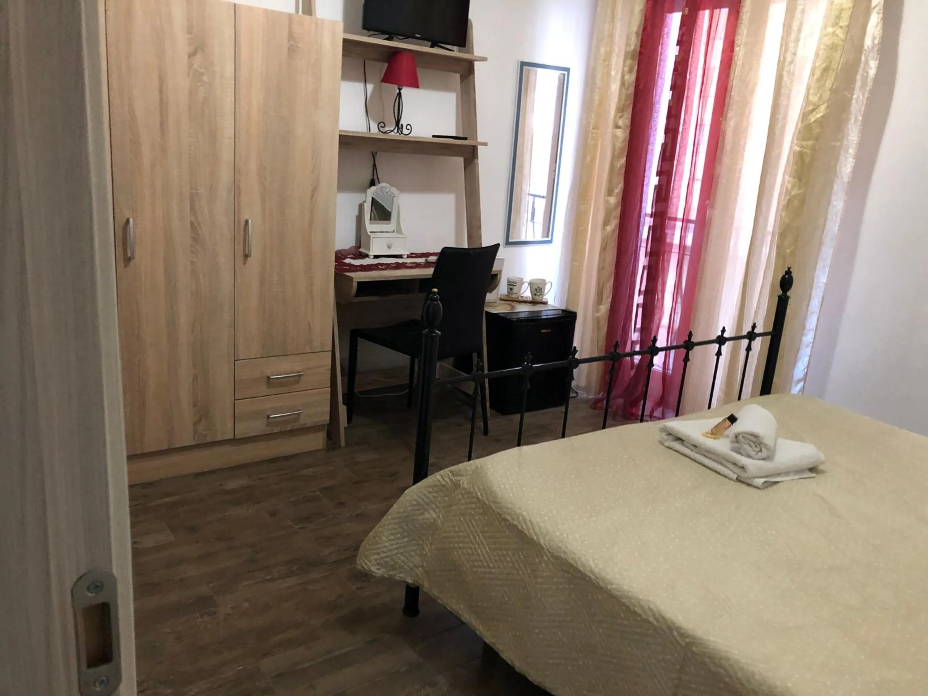 Photo of the whole room, Bed in B&B Antonella