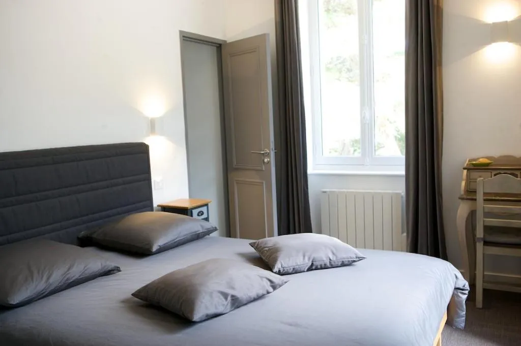 Bedroom, Bed in Villa Belmont