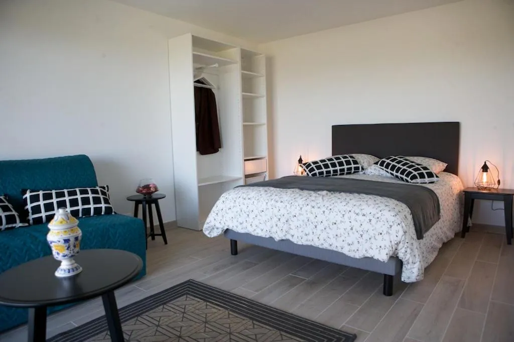 Bedroom, Bed in Villa Belmont