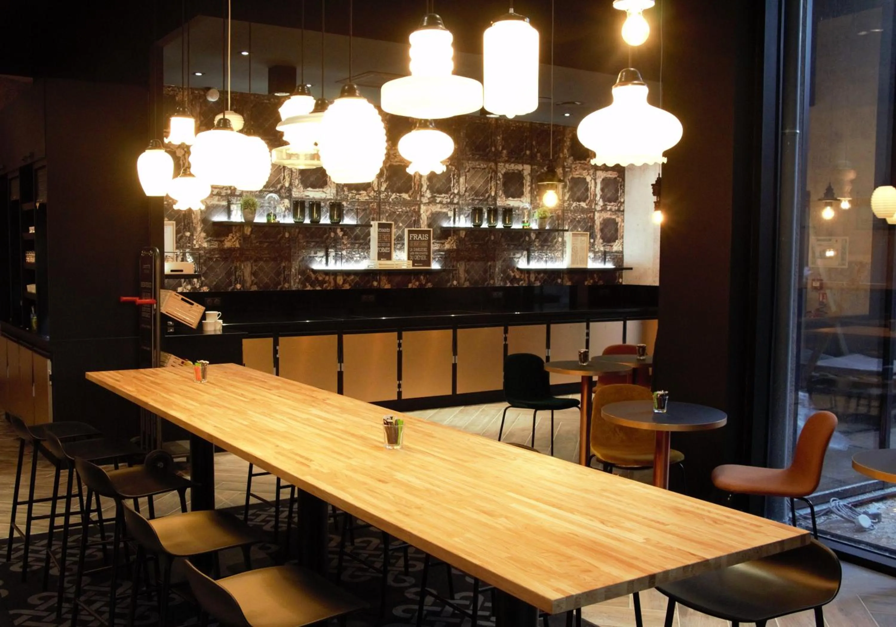 Communal kitchen in ibis Le Mans Centre Gare Nord