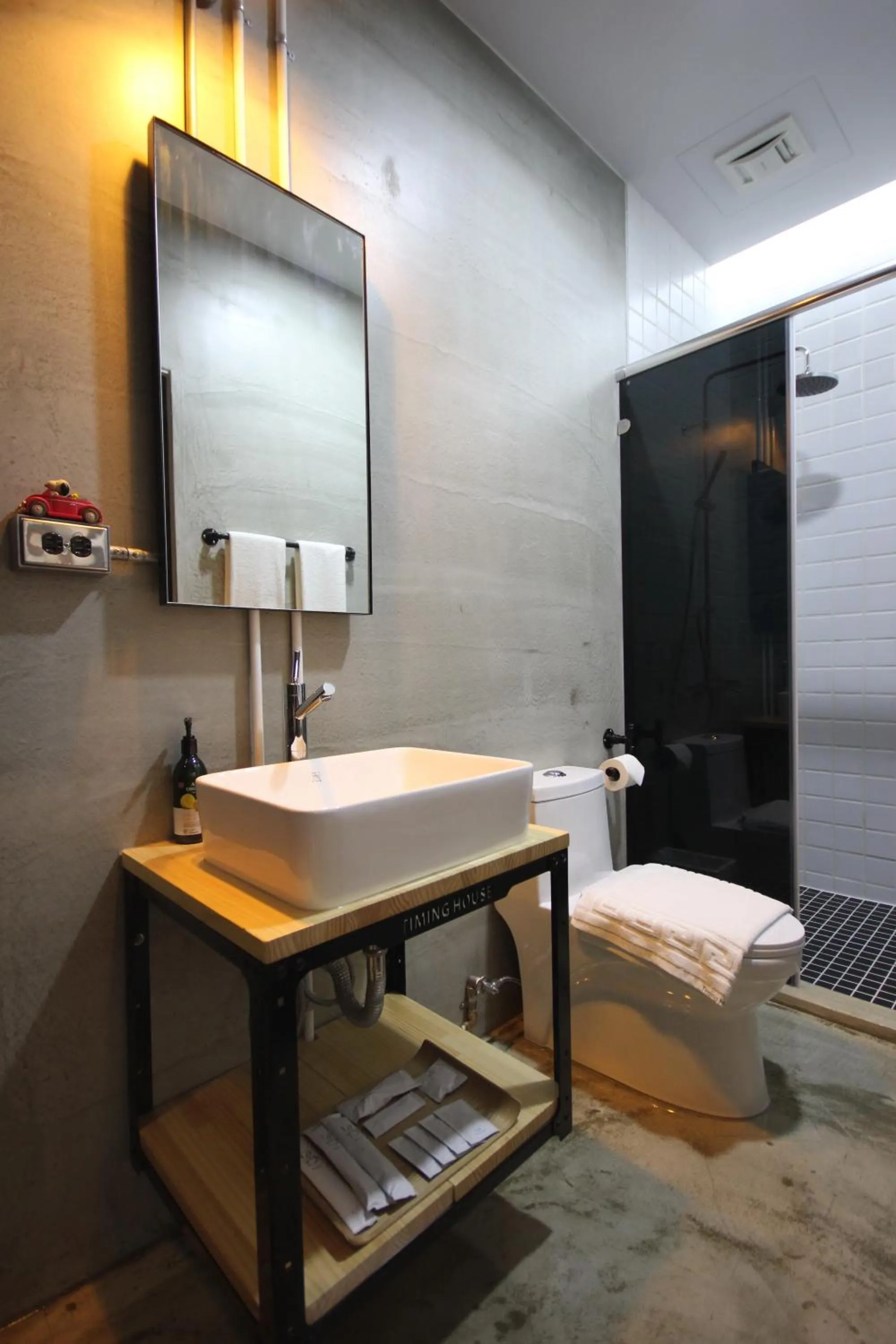 Bathroom in Timing House