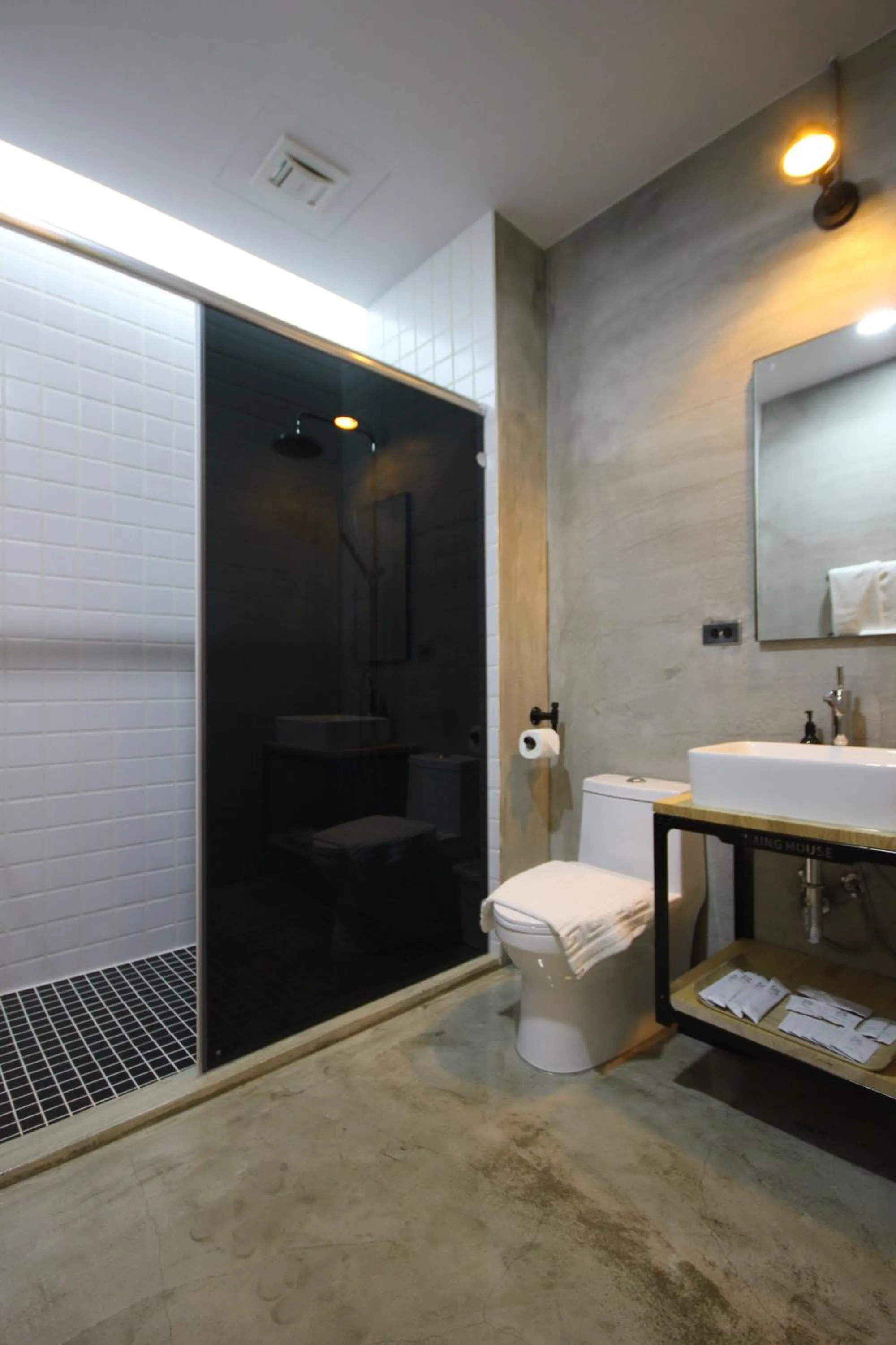 Bathroom in Timing House