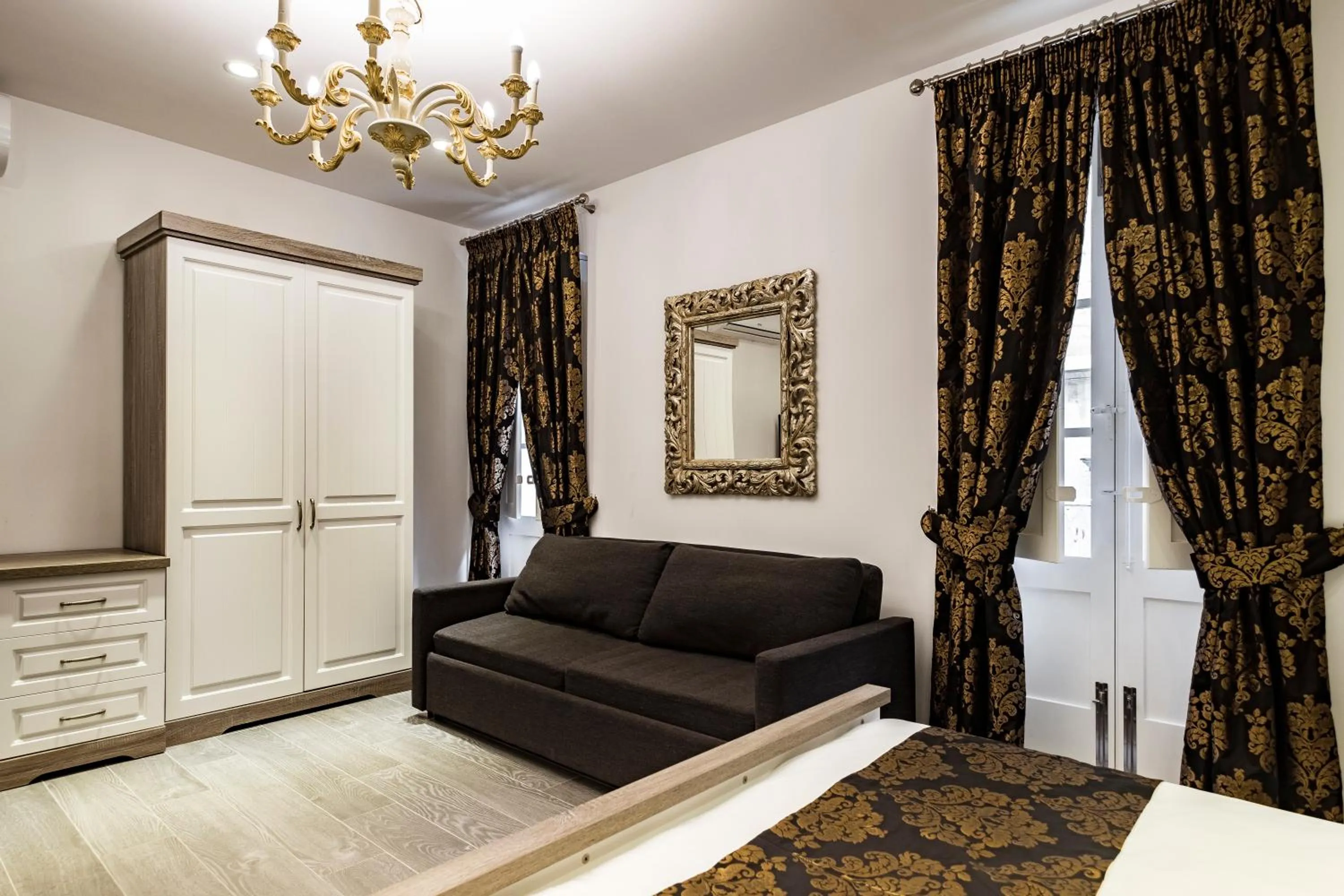 Living room, Bed in Jean de Valette Boutique Living