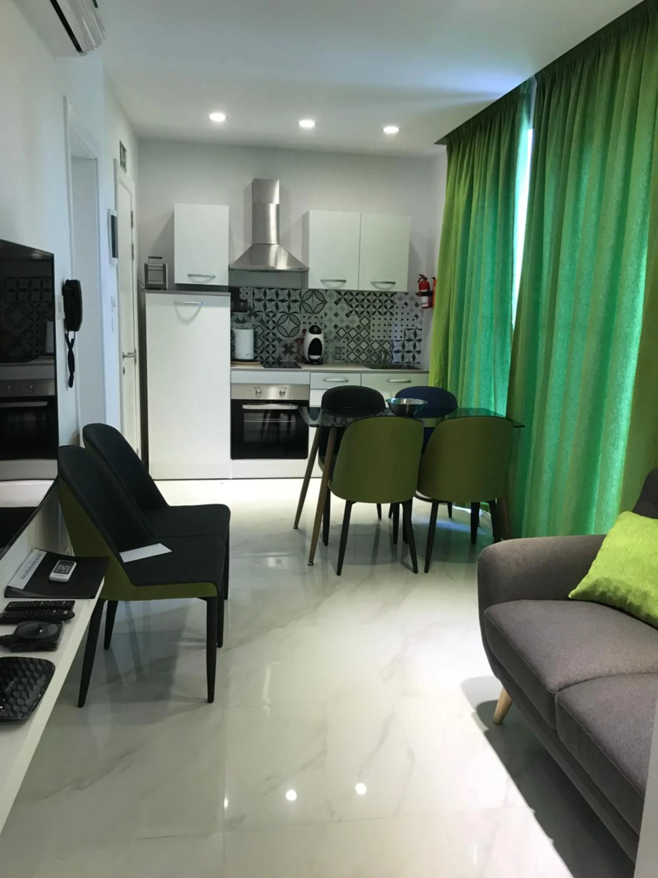 Coffee/tea facilities in Jean de Valette Boutique Living