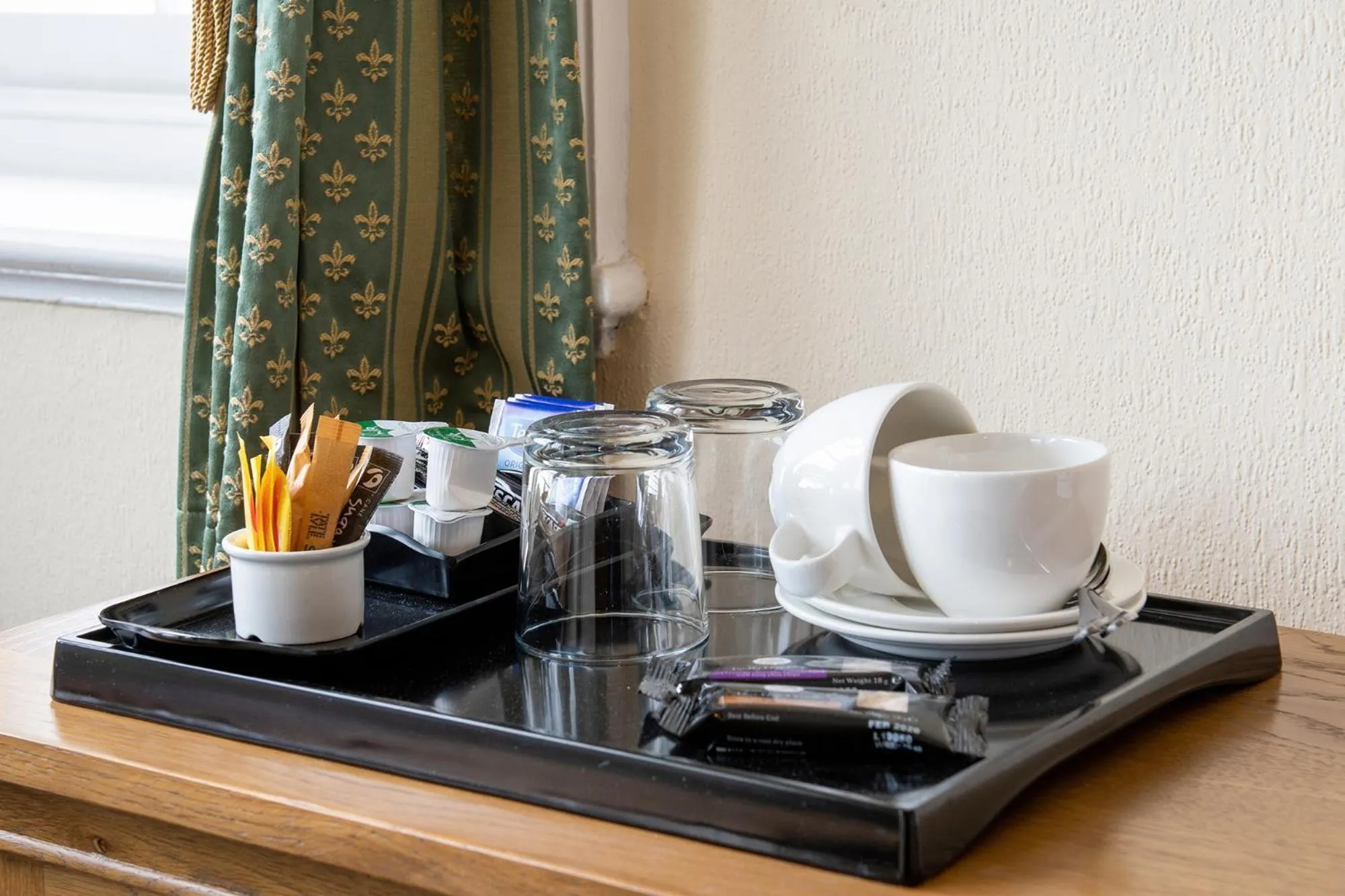 Coffee/tea facilities in Crown Lodge