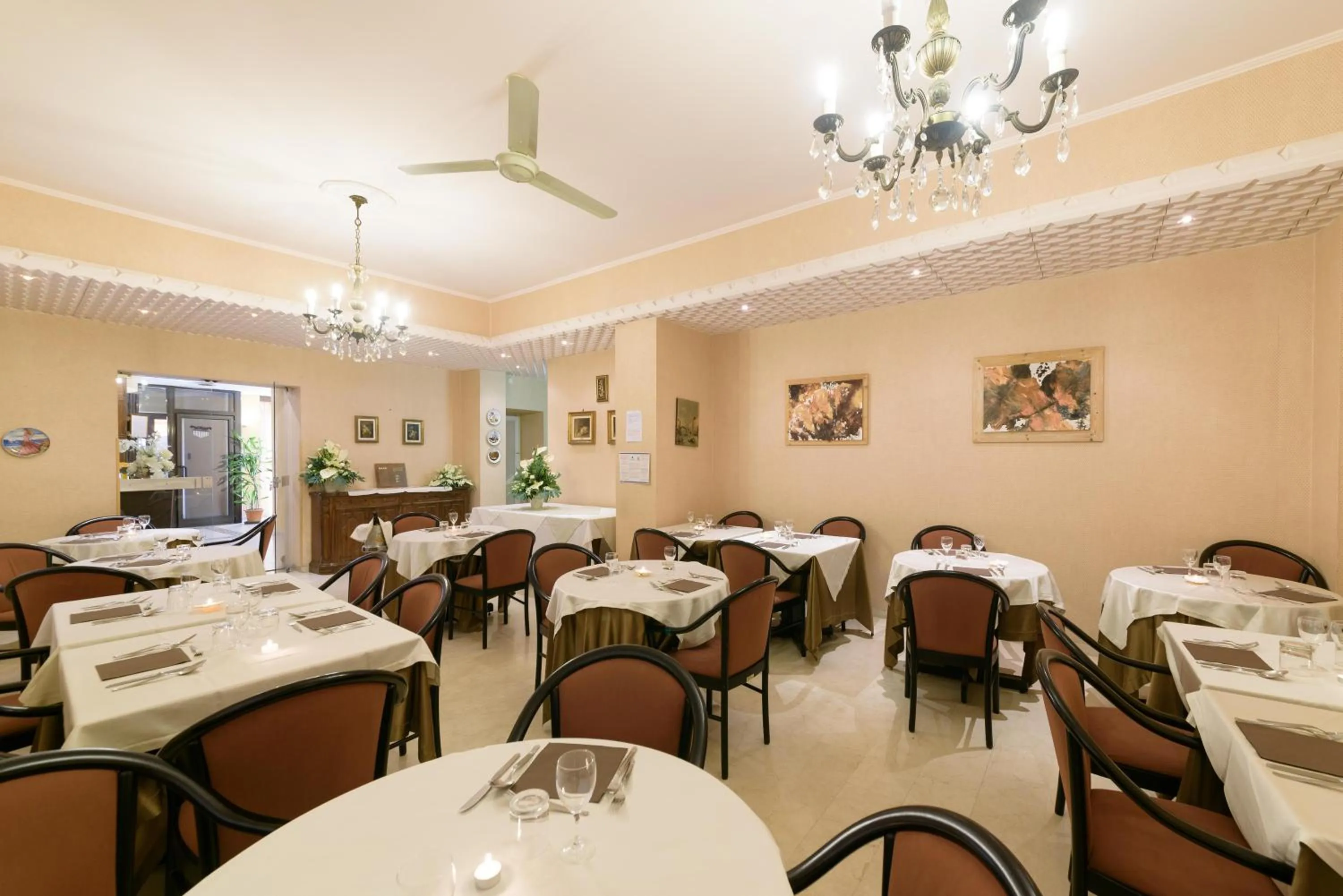 Restaurant/places to eat in Hotel Morchio Mhotelsgroup