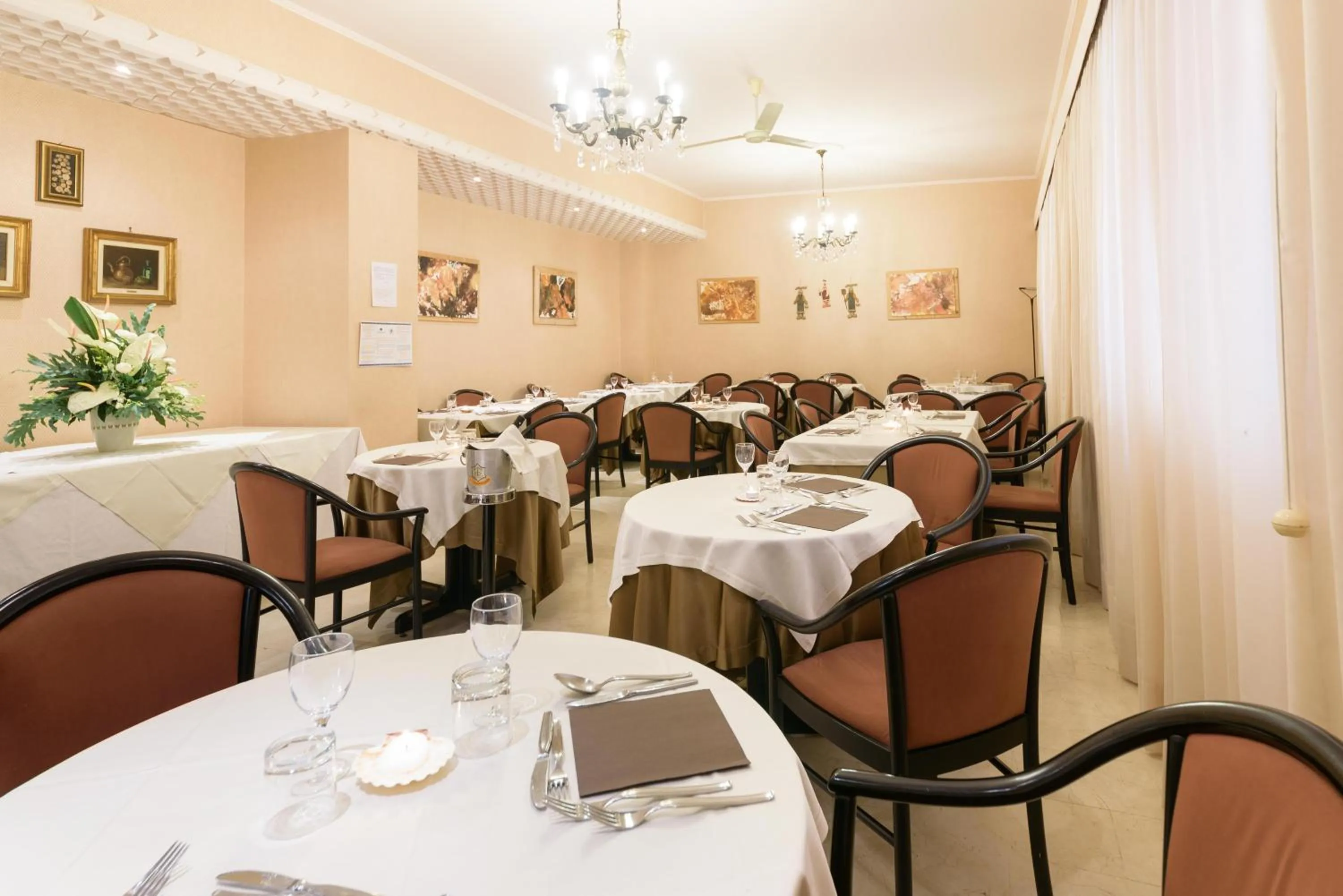Restaurant/places to eat in Hotel Morchio Mhotelsgroup