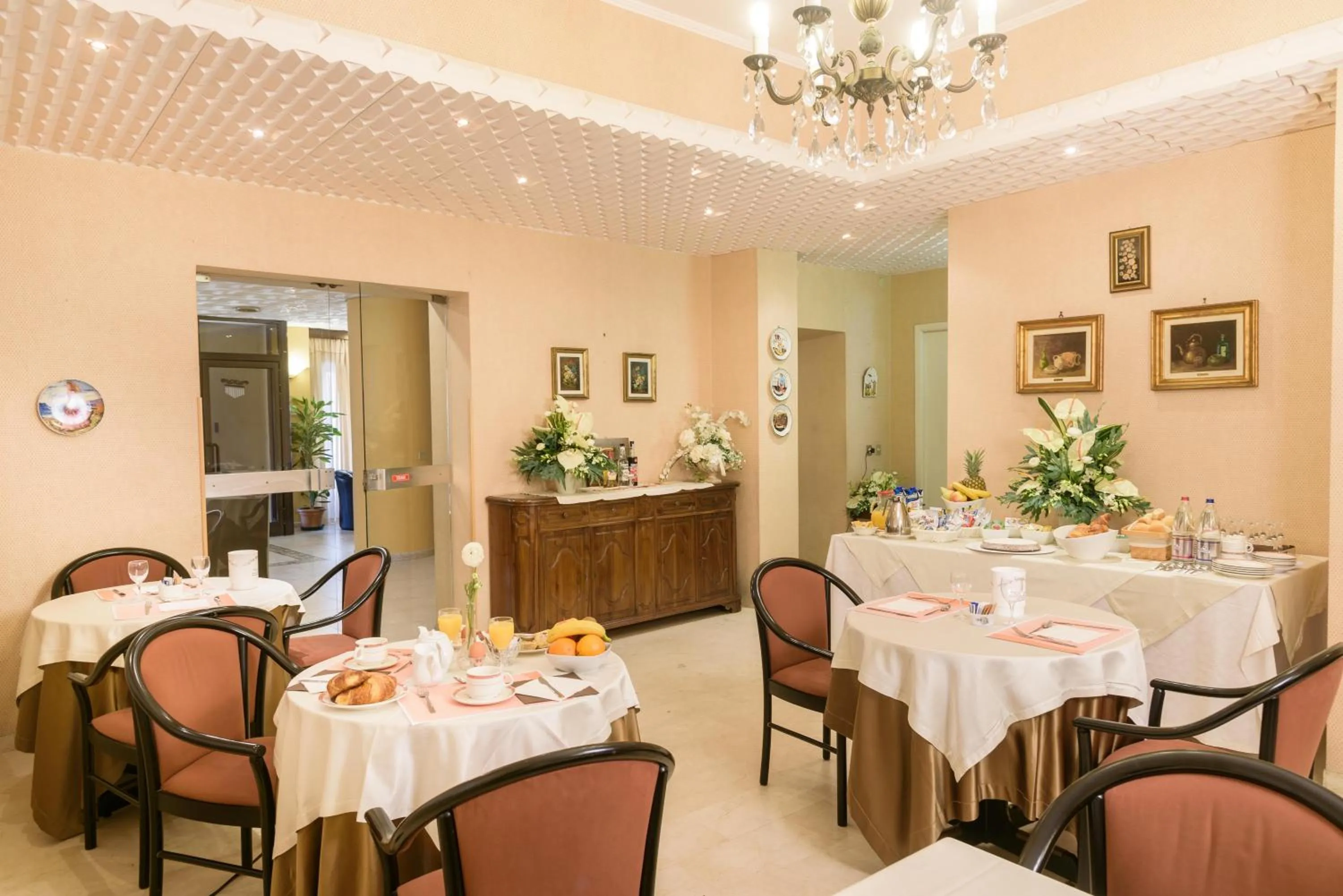 Restaurant/places to eat in Hotel Morchio Mhotelsgroup