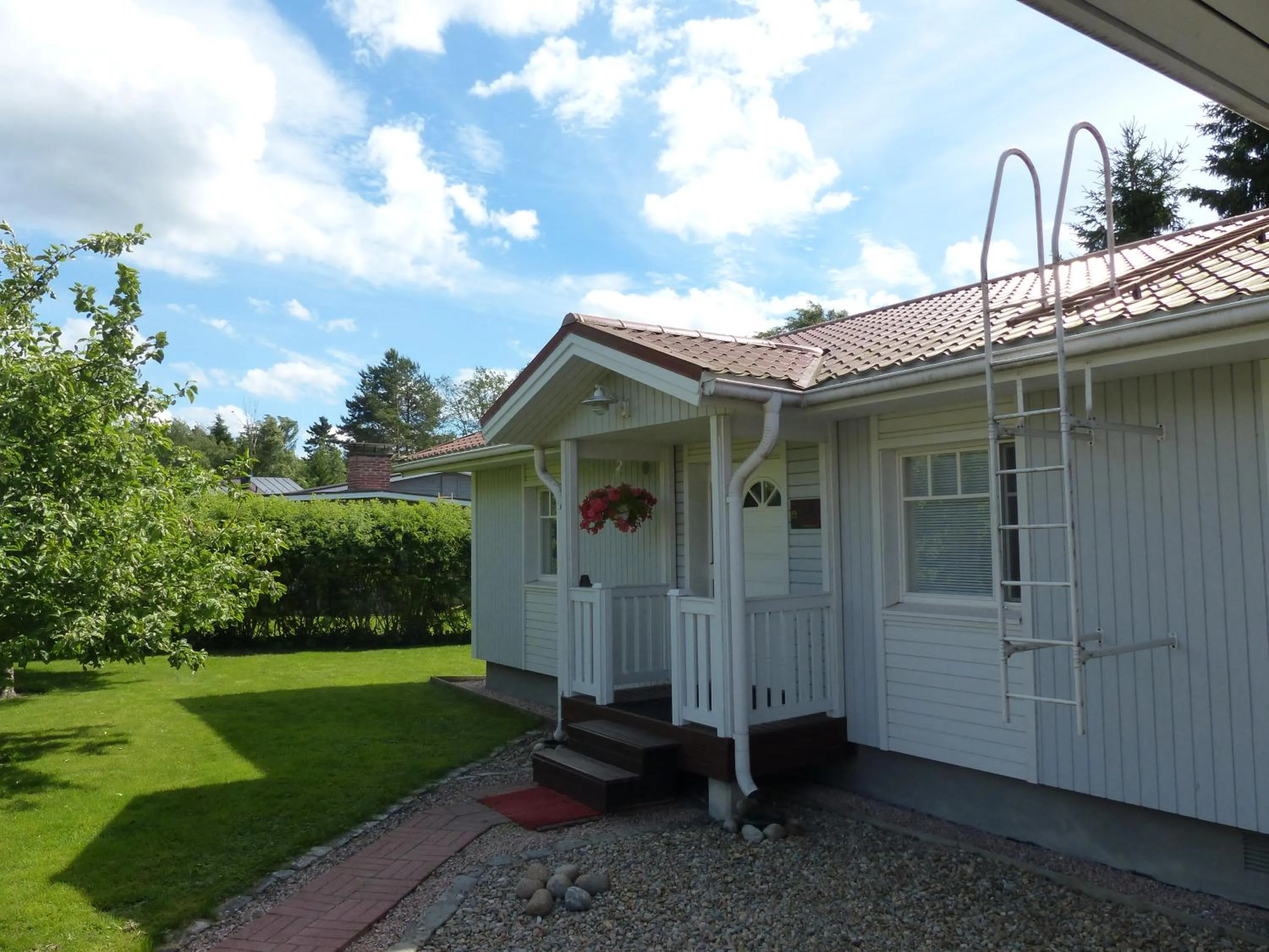 Garden view in Westbay Inn