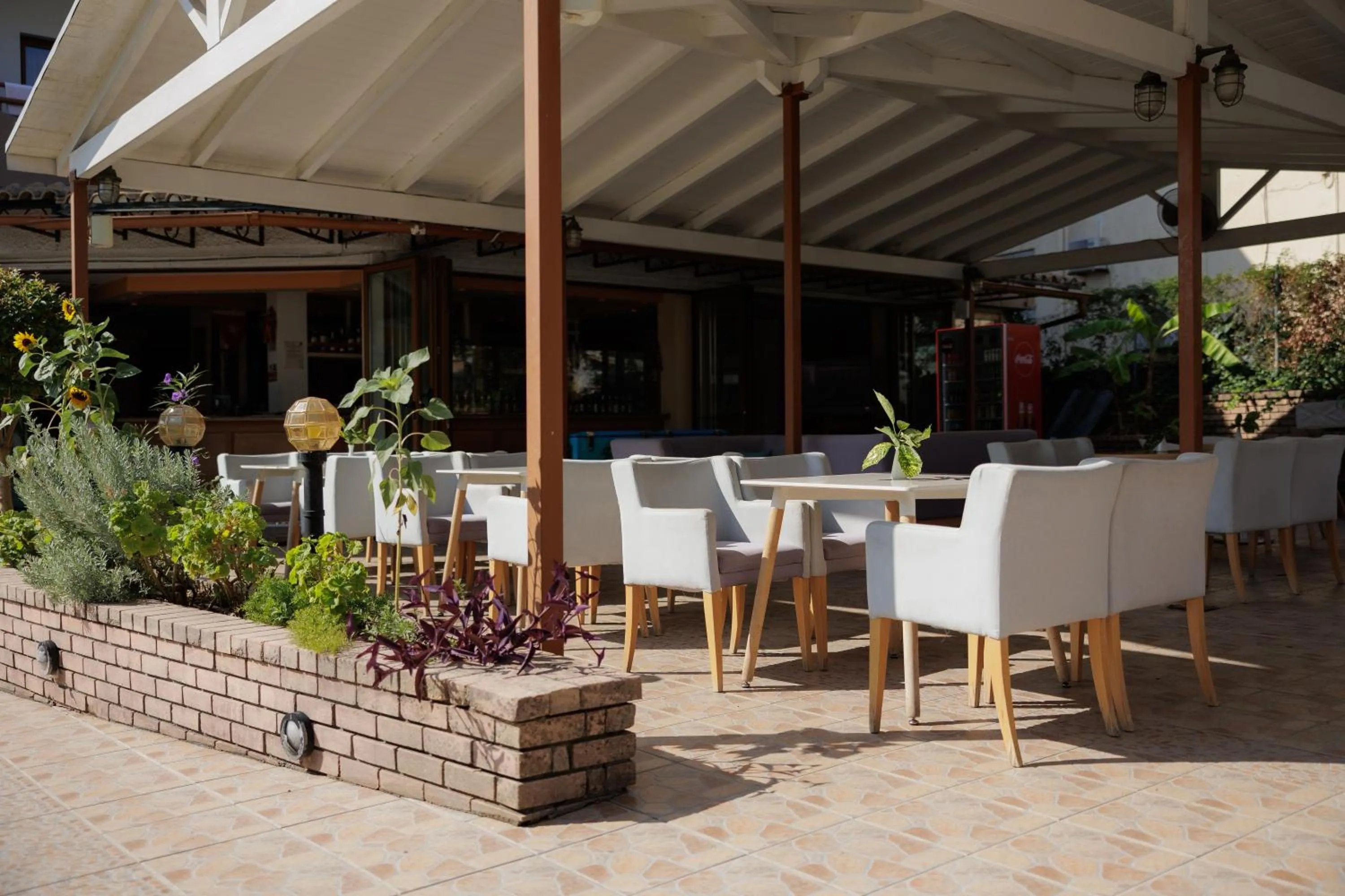 Lounge or bar in Louvre Hotel