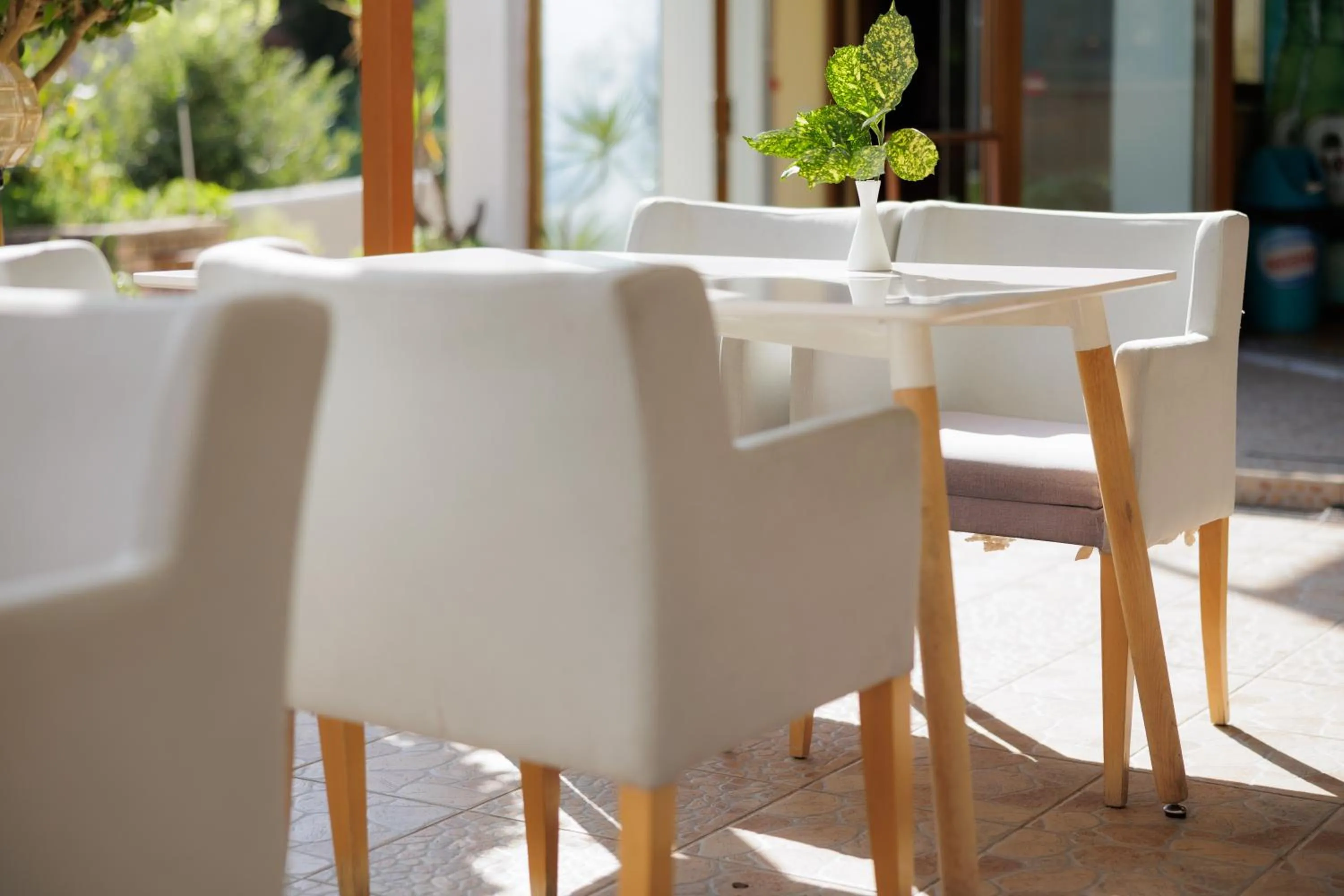 Lounge or bar in Louvre Hotel