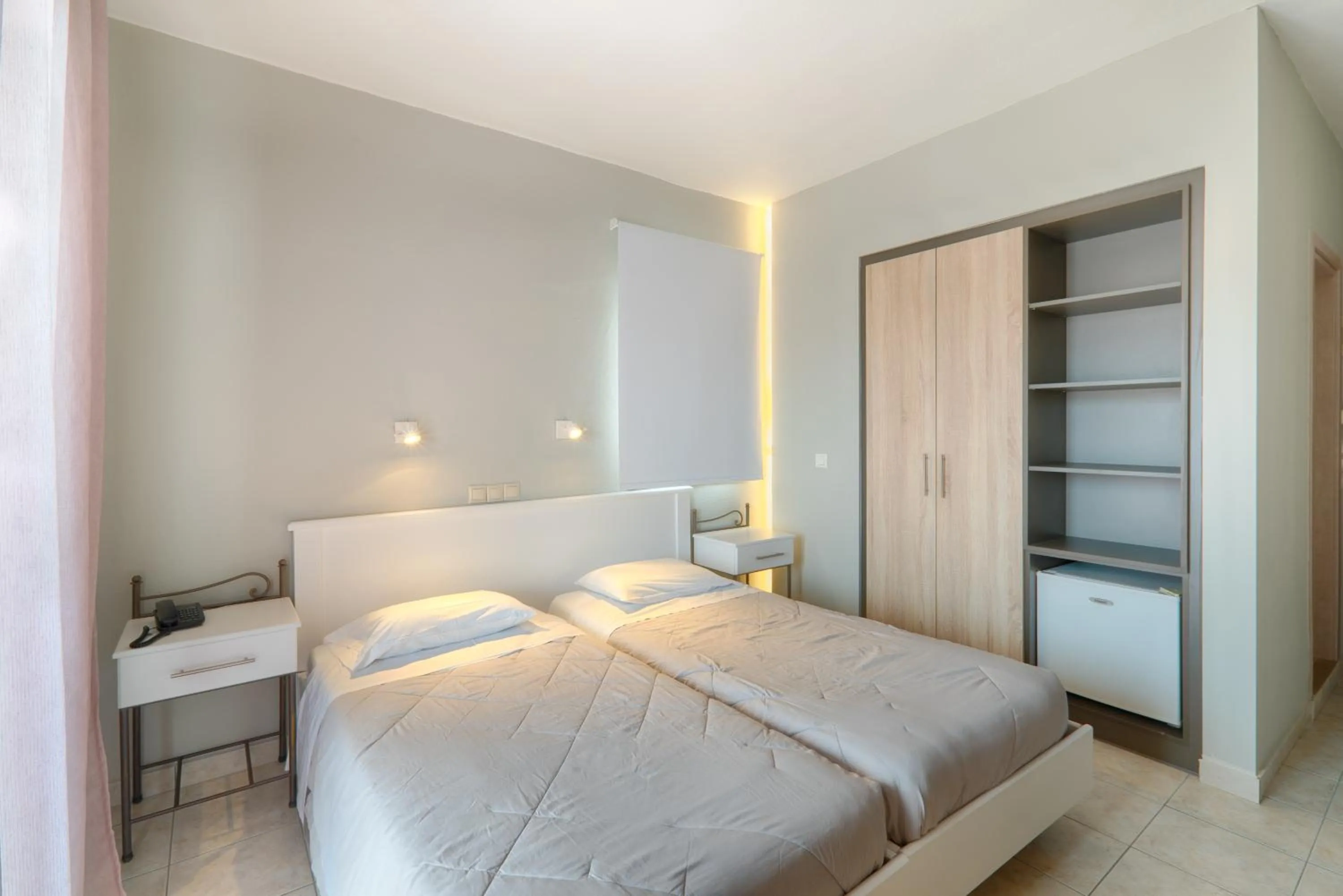 Bedroom, Bed in Louvre Hotel