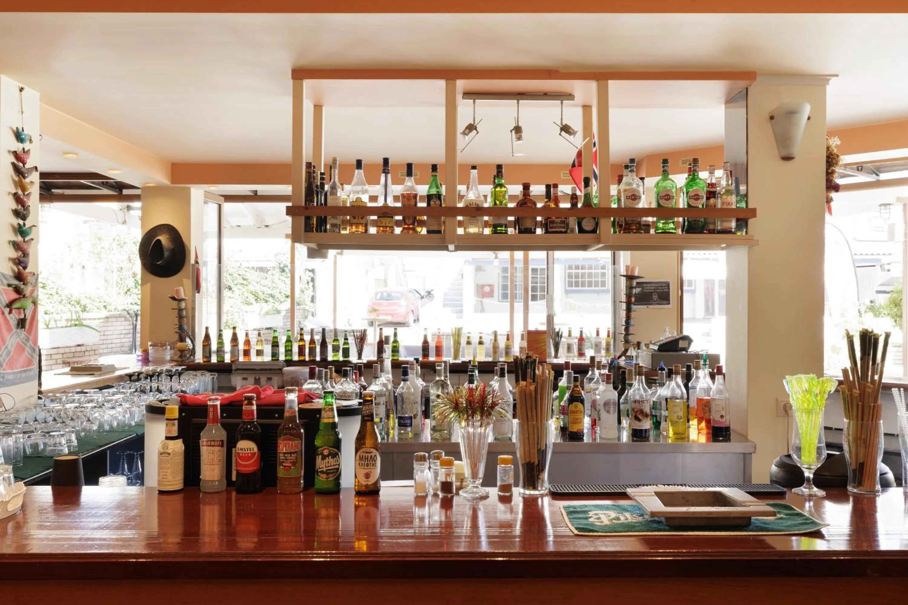 Lounge or bar in Louvre Hotel