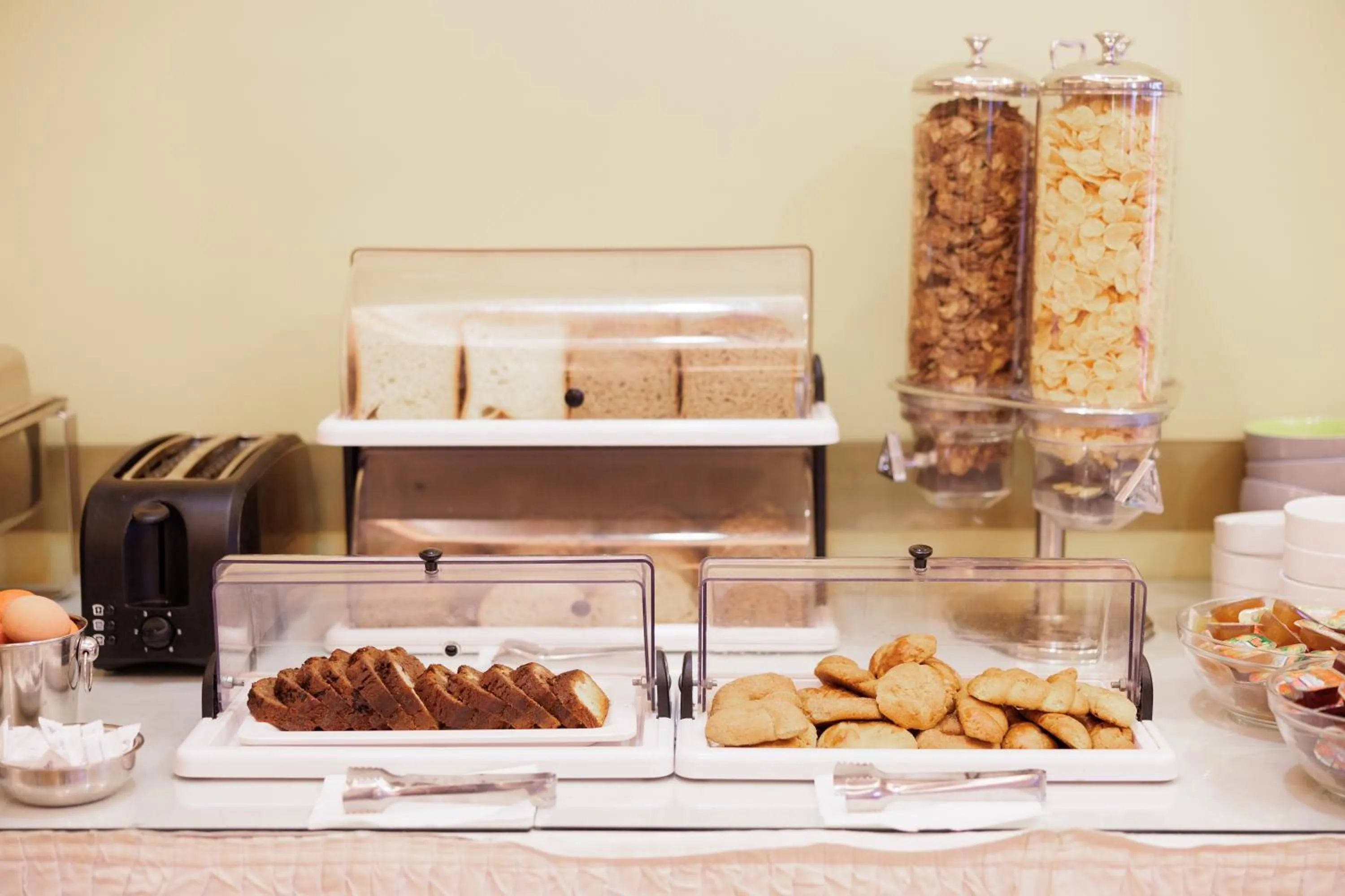 Breakfast in Louvre Hotel