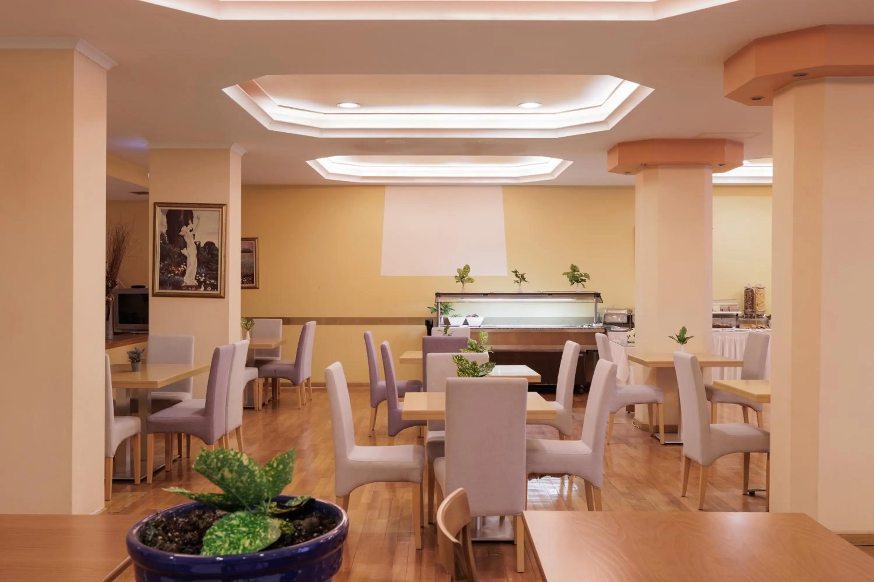 Breakfast in Louvre Hotel