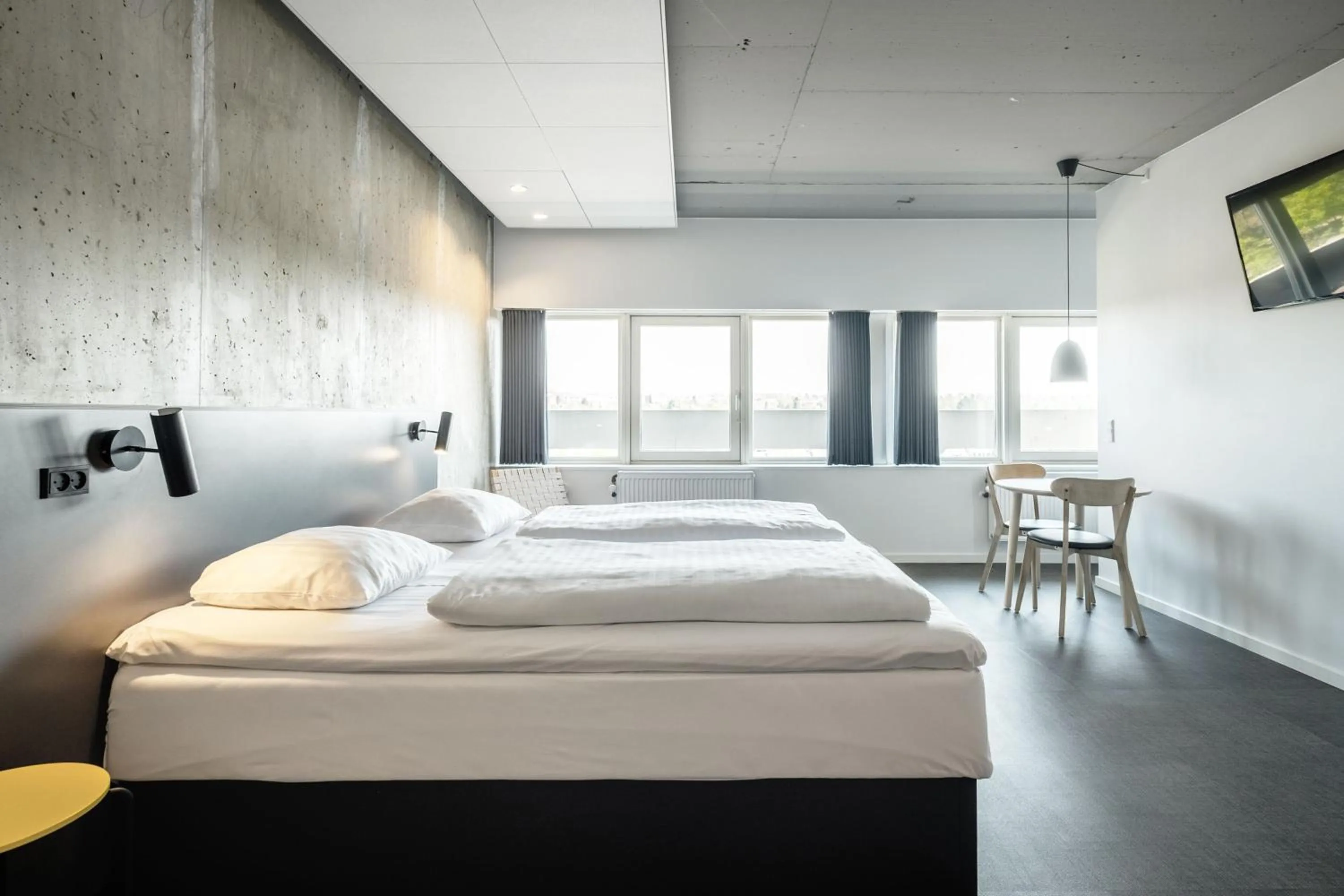 Photo of the whole room, Bed in Four Points Flex by Sheraton Aarhus Viby