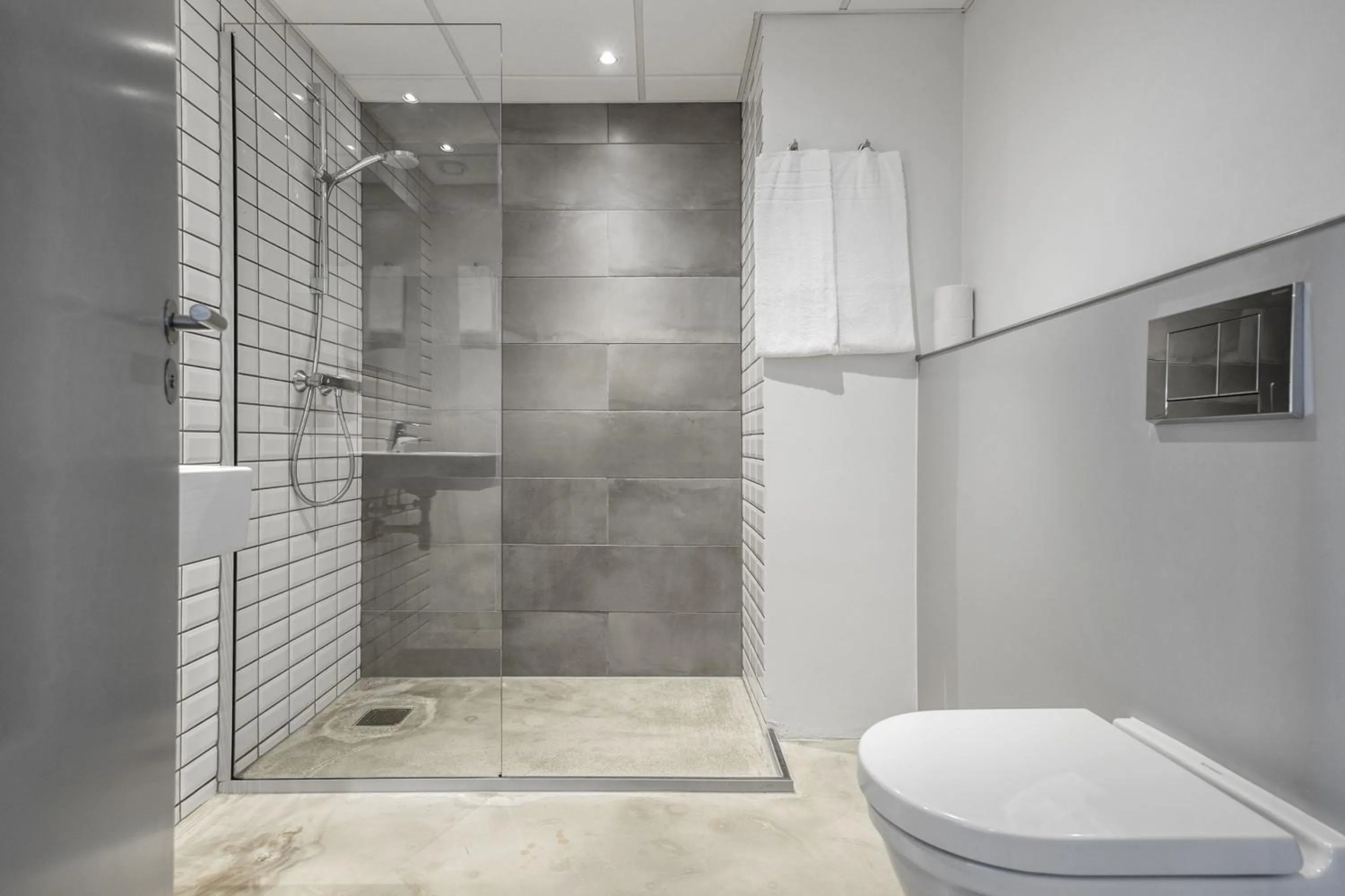 Bathroom in Four Points Flex by Sheraton Aarhus Viby