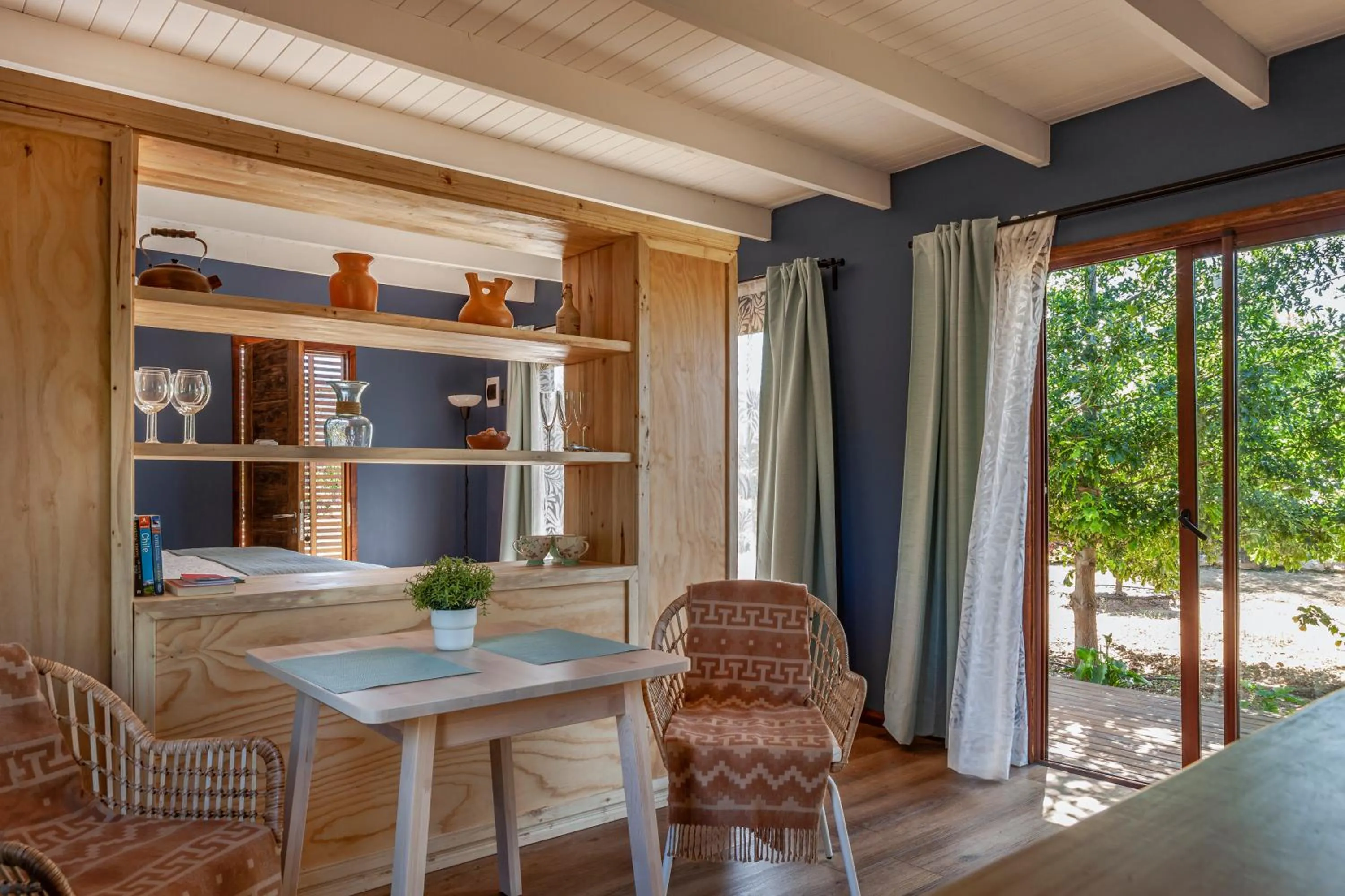Living room in Callihue Lodge