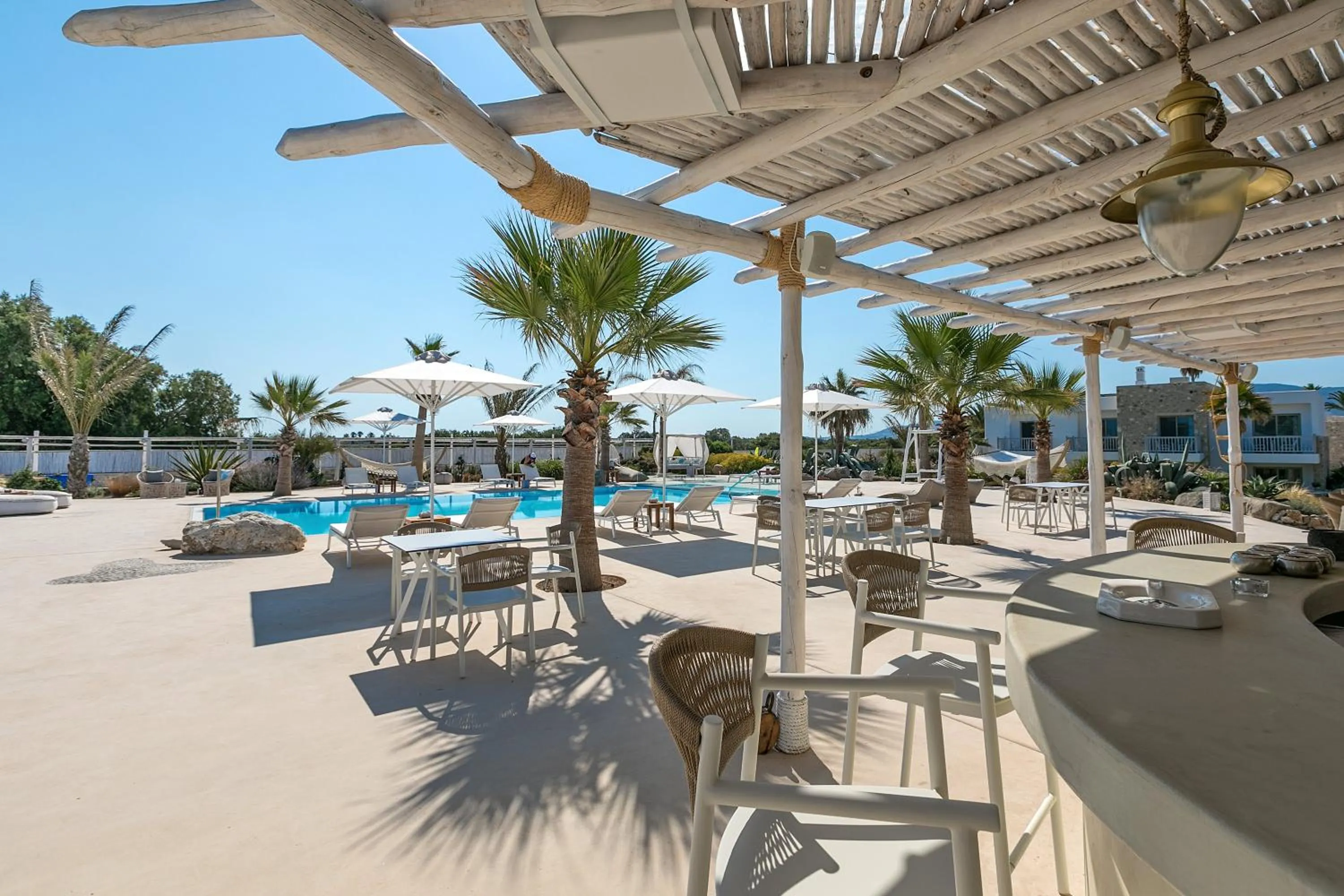 Restaurant/places to eat in White Pearls-Adults Only Luxury Suites