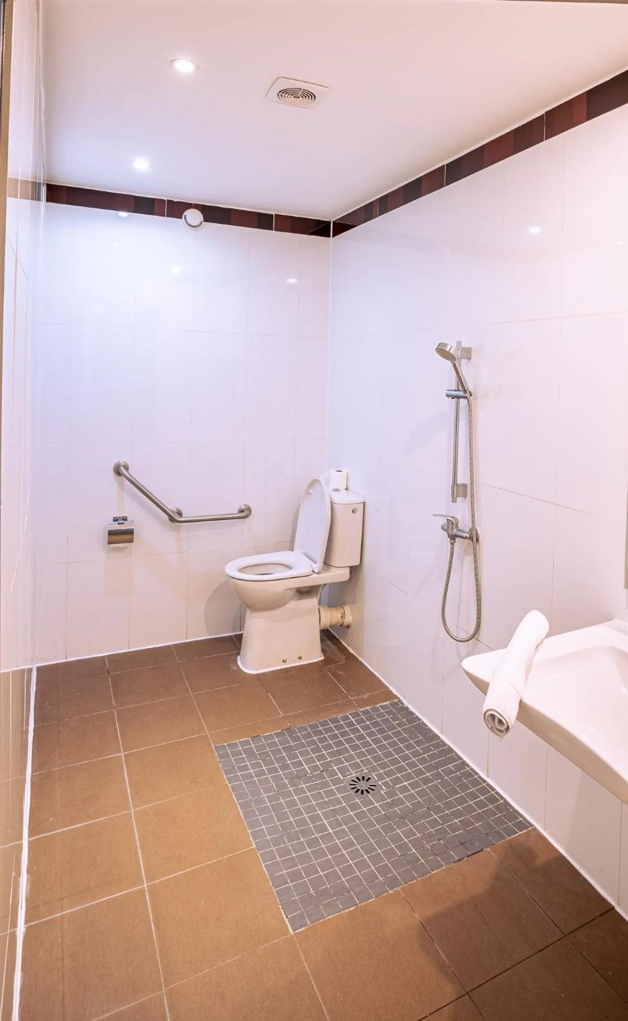 Shower in Hotel Aix Europe