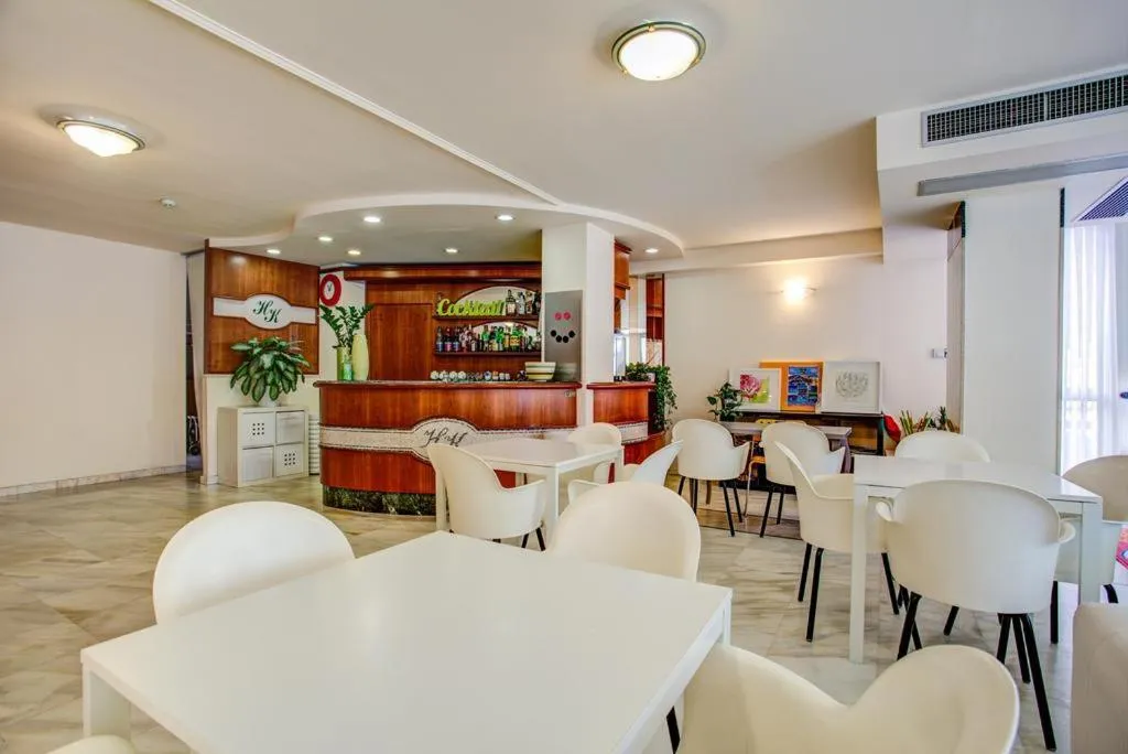 Lounge or bar, Restaurant/Places to Eat in Hotel Konrad