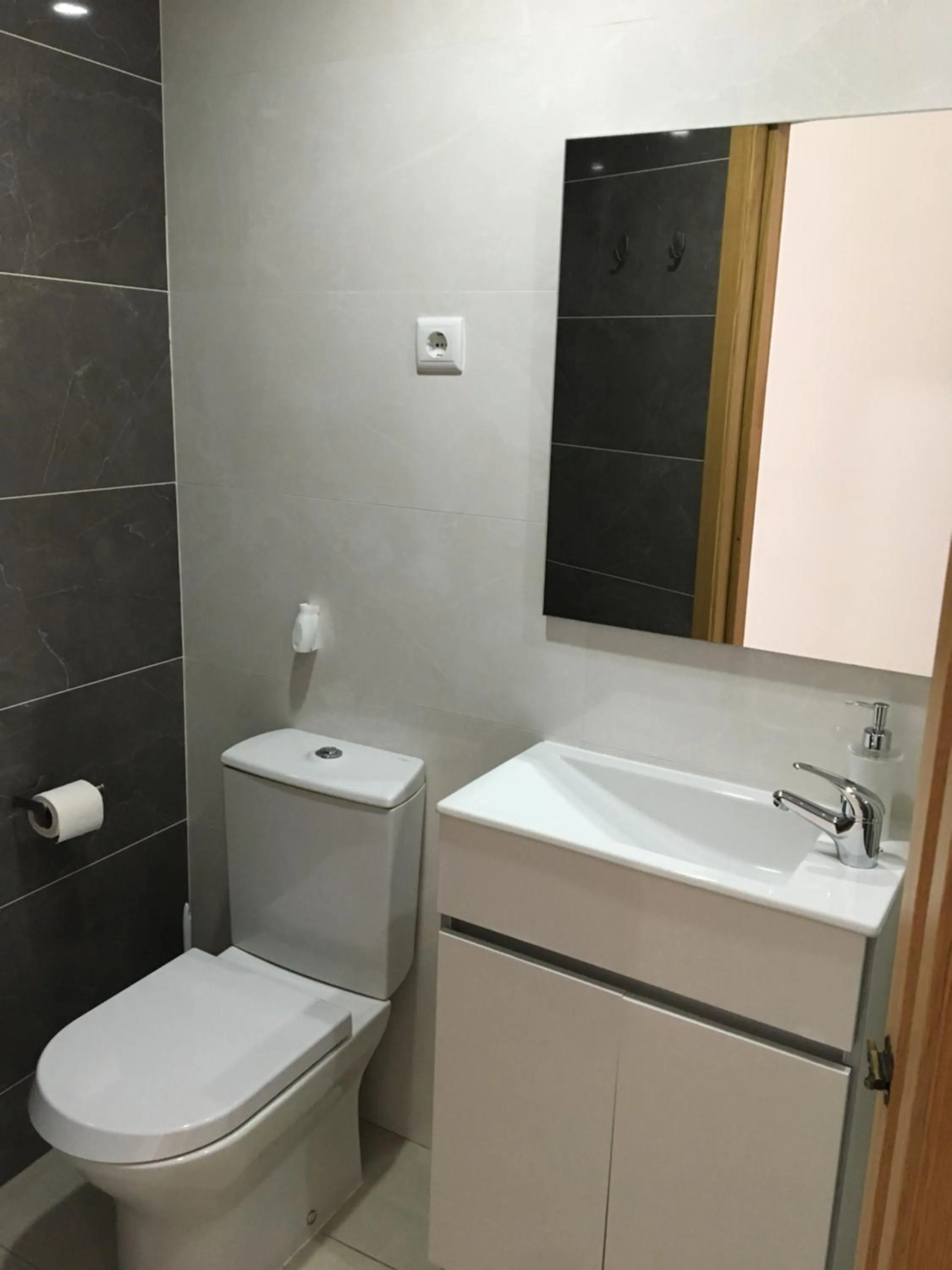 Toilet in Aveiro White House