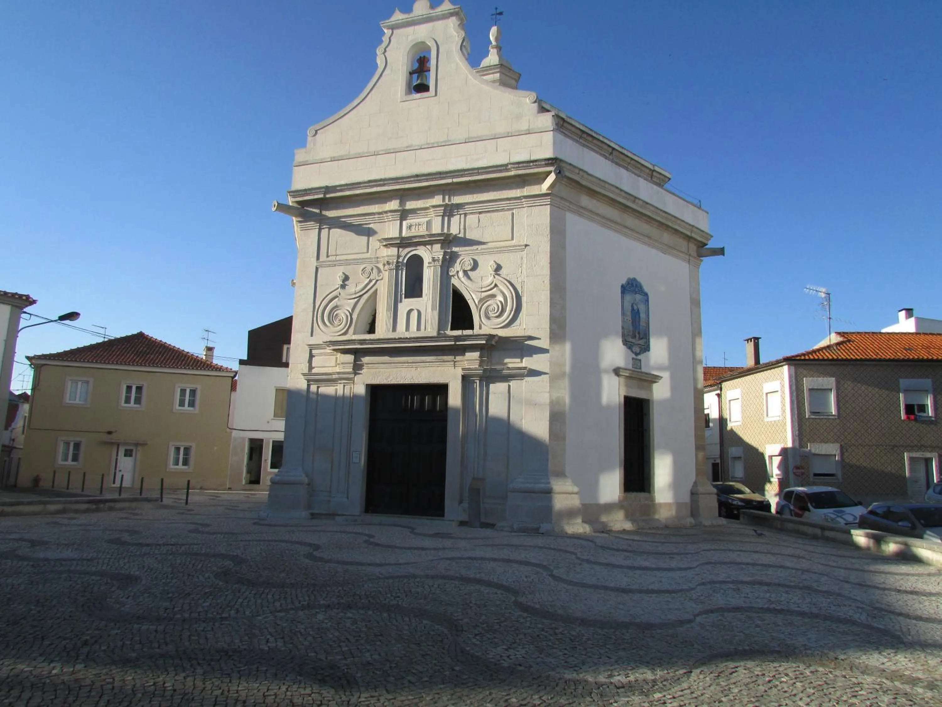 Nearby landmark in Aveiro White House